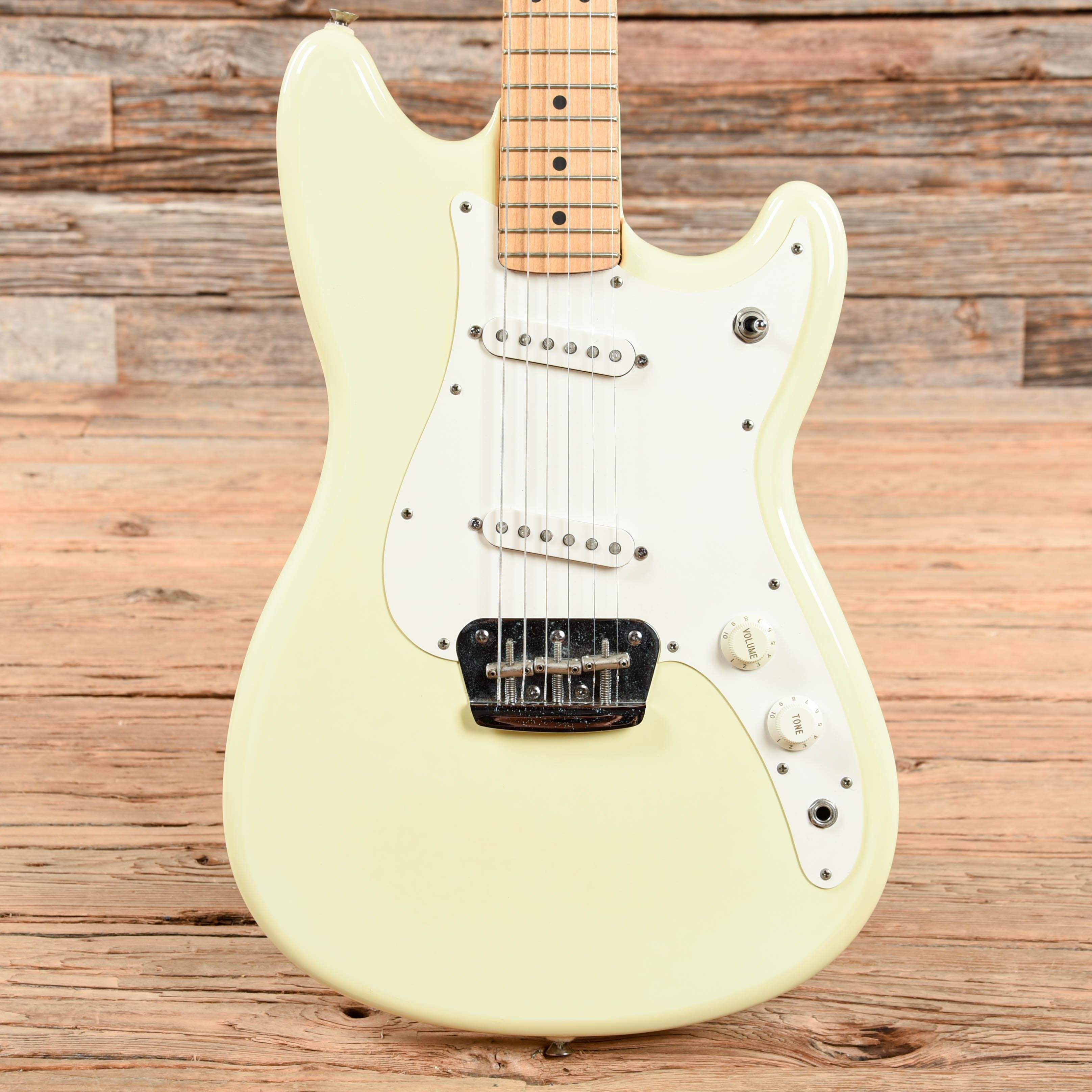 Fender Duo-Sonic Arctic White 1993 – Chicago Music Exchange