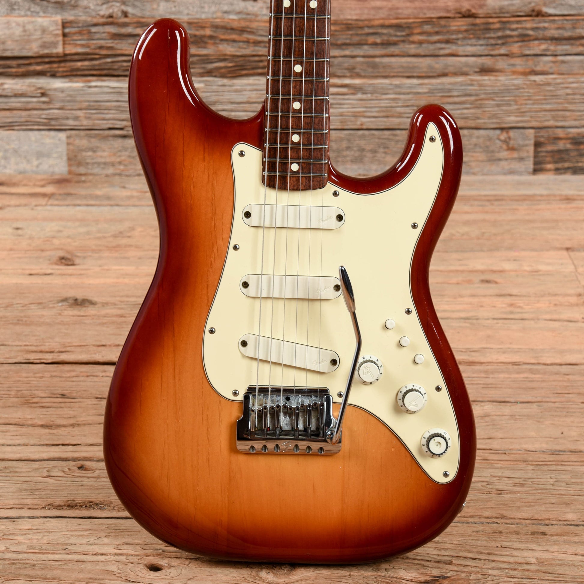 Fender Elite Strat Sienna Sunburst 1983 Electric Guitars / Solid Body