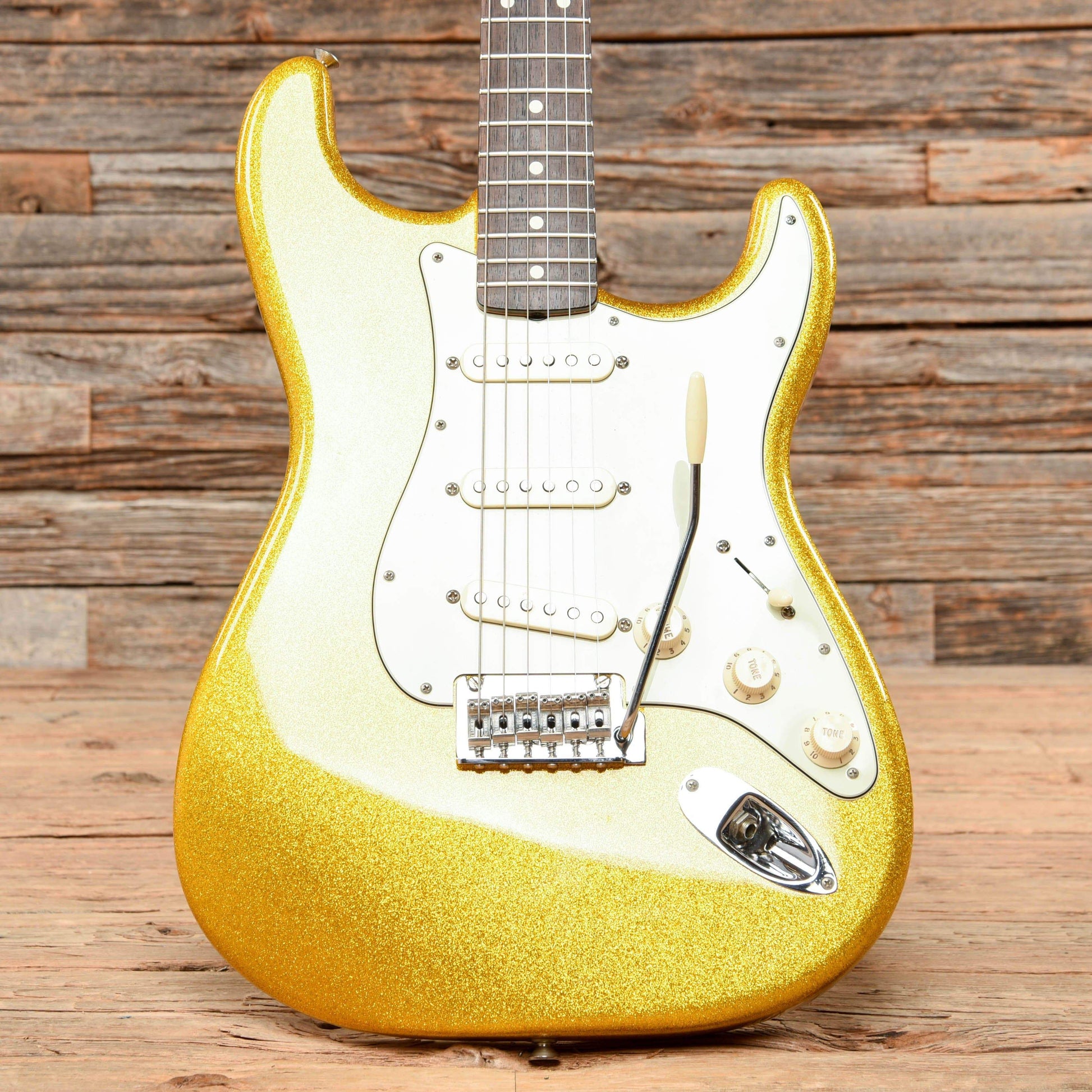 Fender FSR Classic Player '60s Stratocaster Vegas Gold Sparkle 2014 Electric Guitars / Solid Body