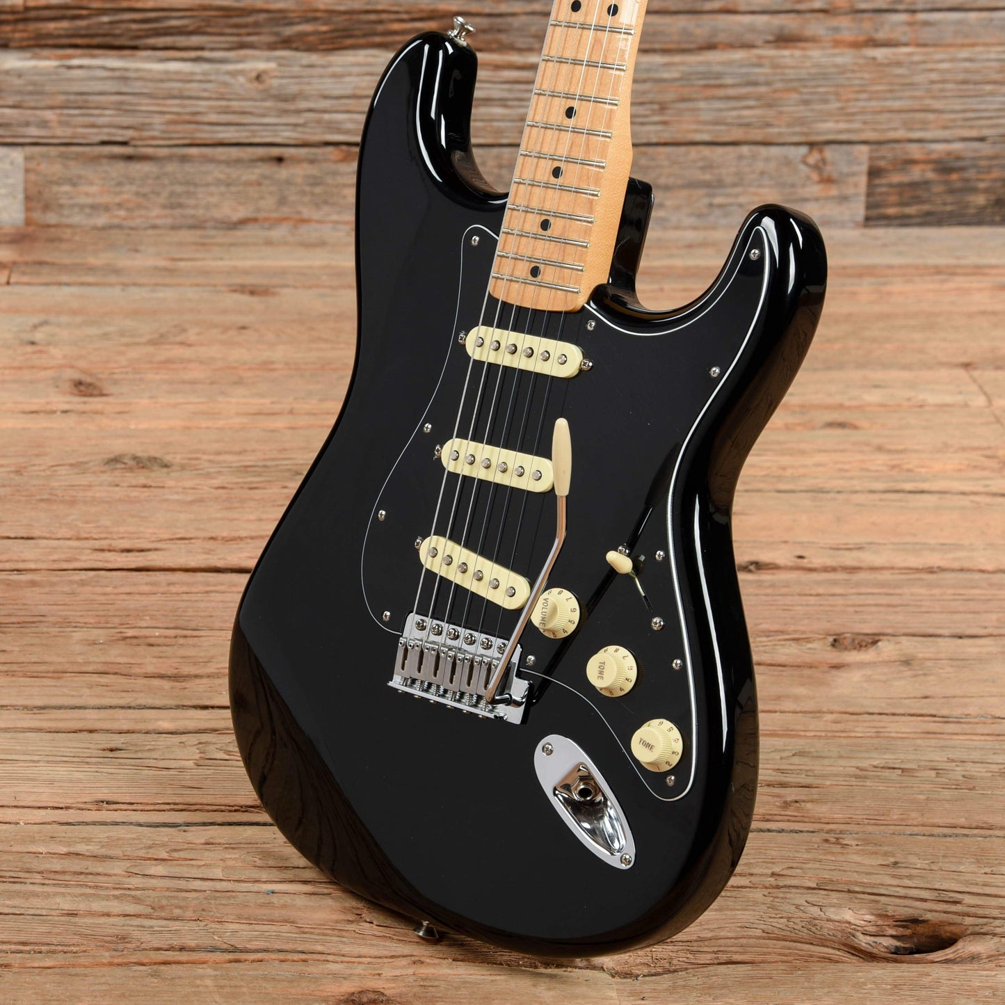 Fender FSR Standard Stratocaster Black 2018 Electric Guitars / Solid Body