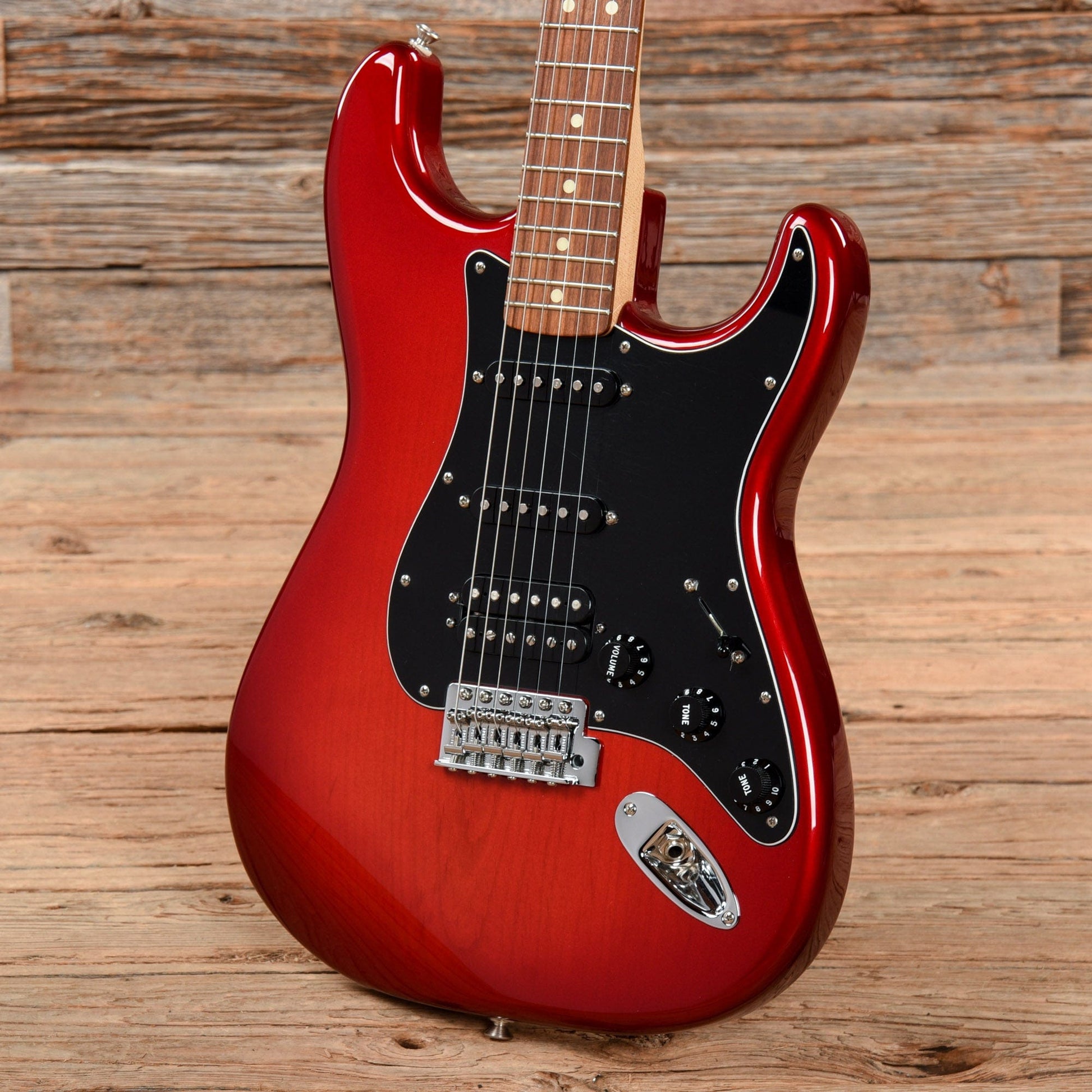 Fender FSR Standard Stratocaster HSS Candy Red Burst 2017 Electric Guitars / Solid Body