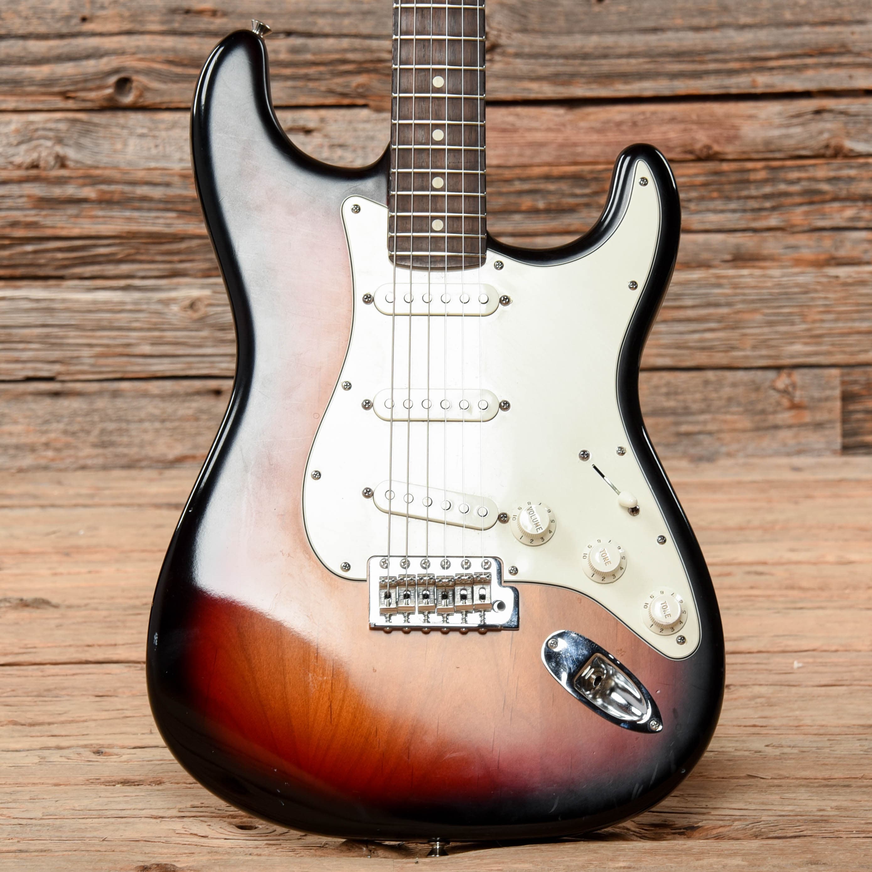 Fender Highway One Stratocaster Sunburst 2007 – Chicago Music Exchange