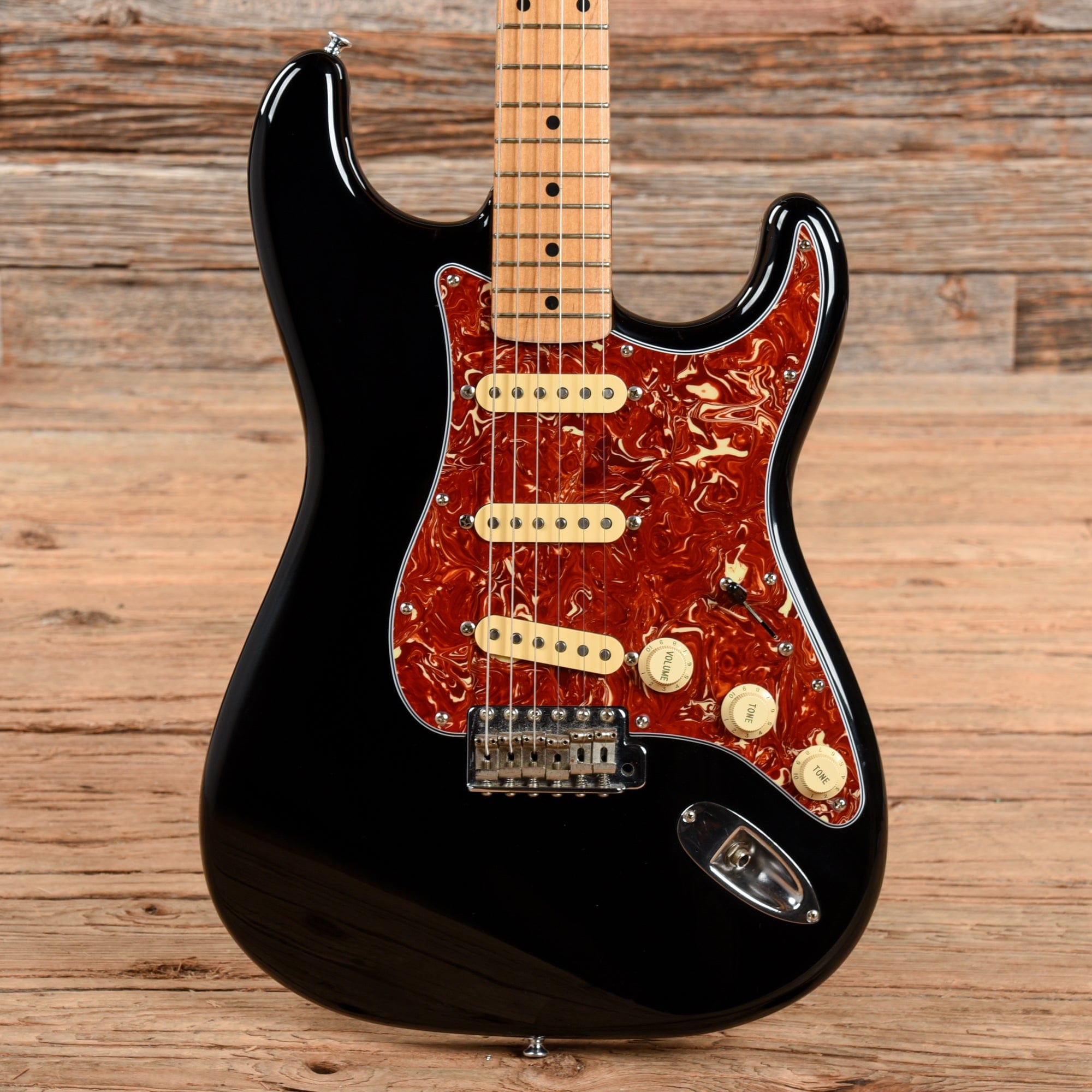 Fender Japan Standard Stratocaster Black 1989 – Chicago Music Exchange