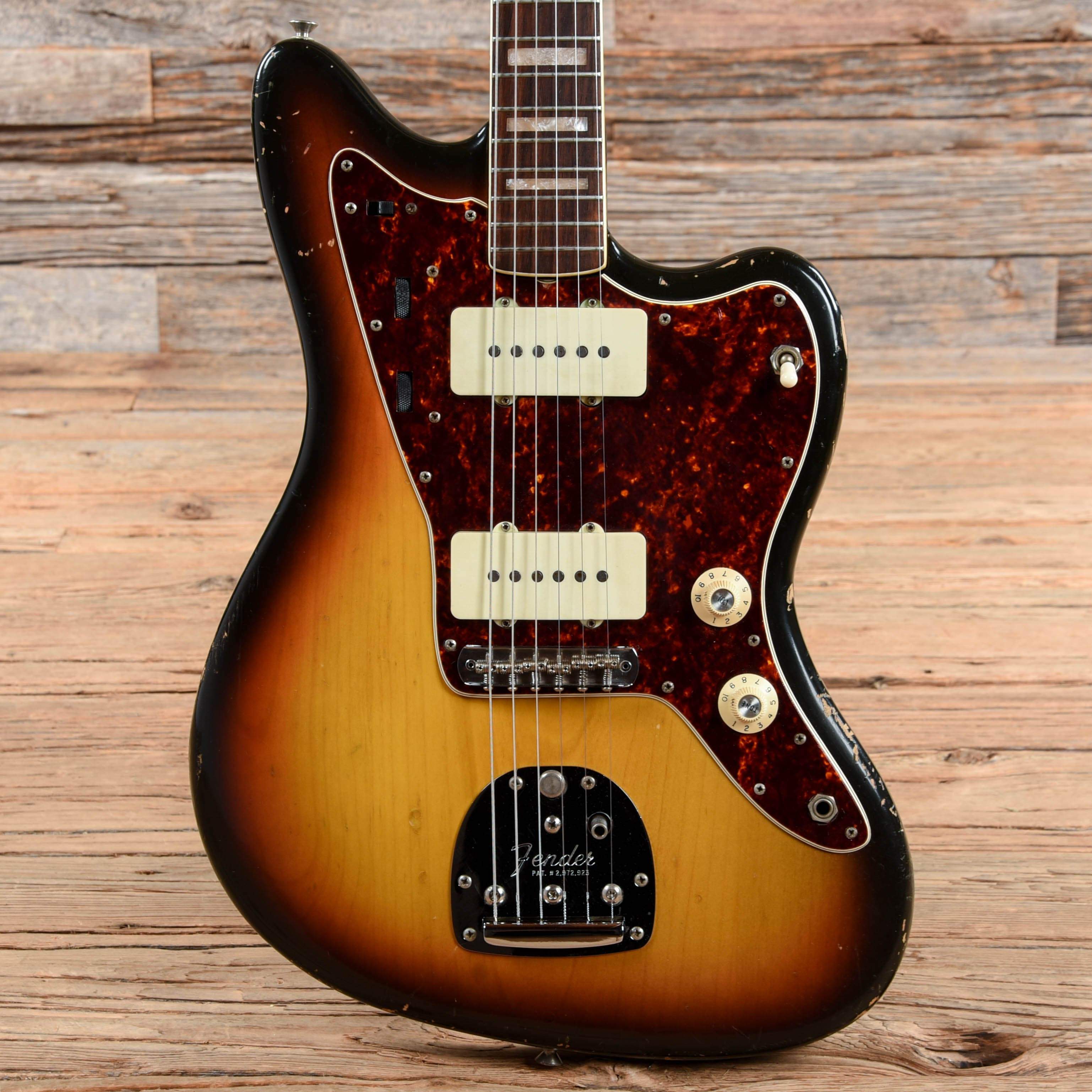 Fender Jazzmaster Sunburst 1969 – Chicago Music Exchange