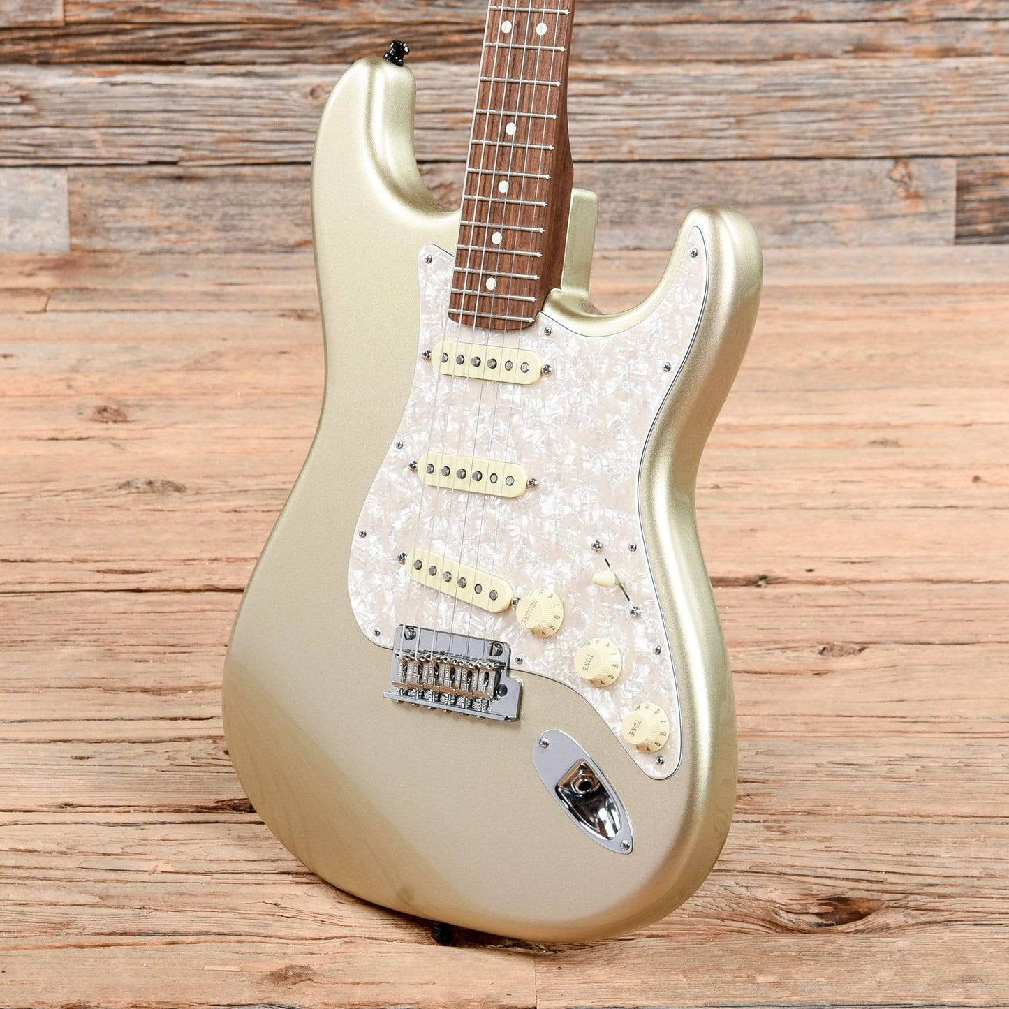 Fender Limited Edition American Pro Stratocaster Rosewood Neck Champagne 2016 Electric Guitars / Solid Body