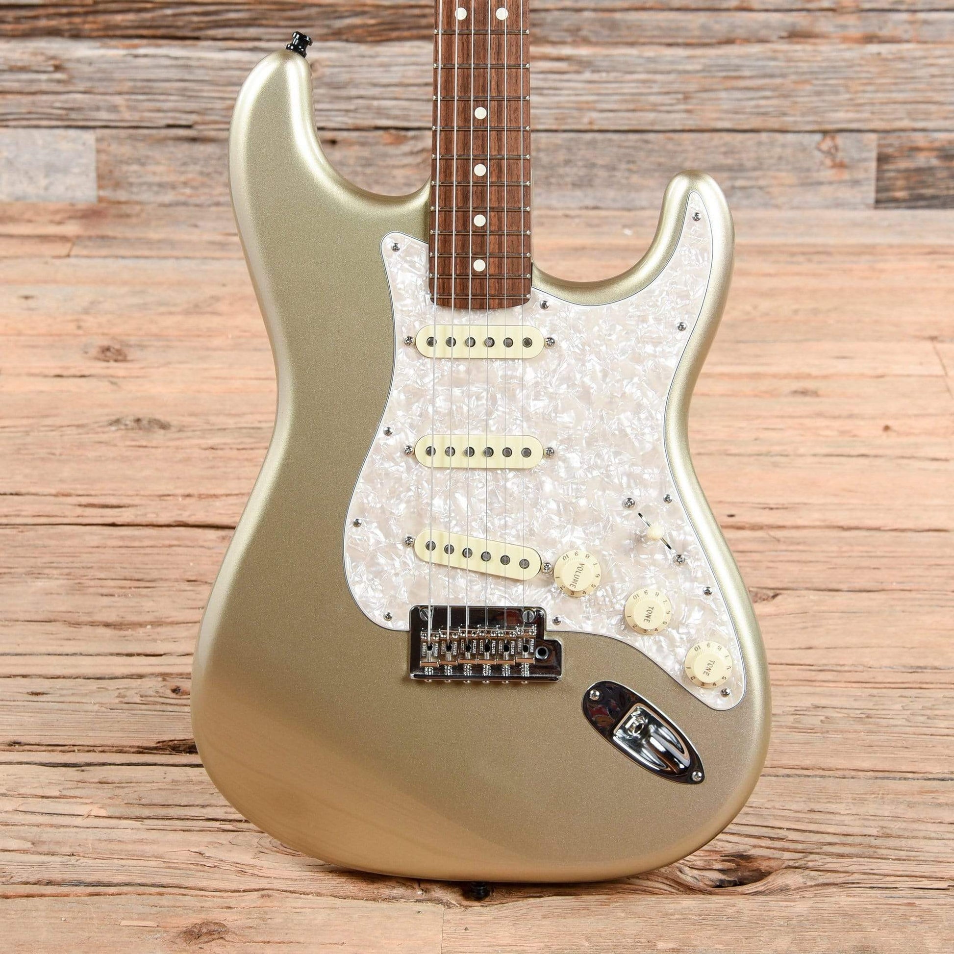 Fender Limited Edition American Pro Stratocaster Rosewood Neck Champagne 2016 Electric Guitars / Solid Body