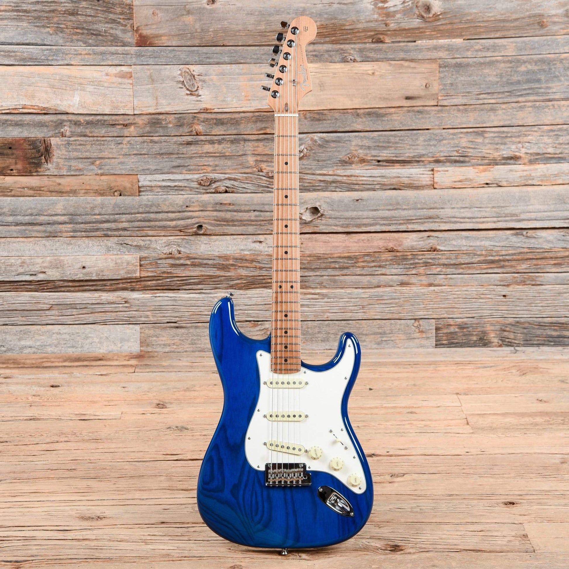 Fender Limited Edition American Pro Stratocaster w/Roasted Maple Neck Sapphire Blue Transparent 2019 Electric Guitars / Solid Body