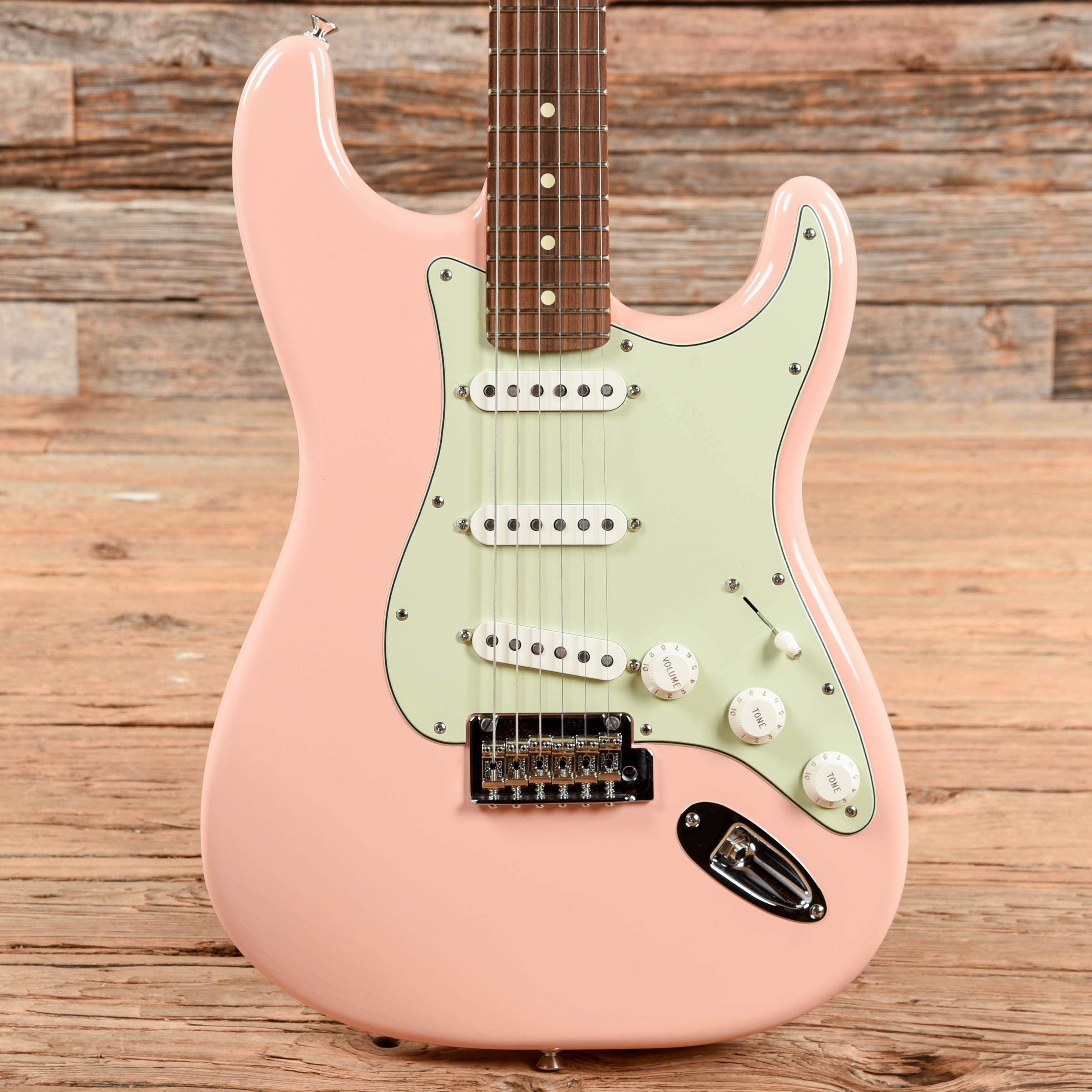 Fender Limited Edition Player Stratocaster Shell Pink 2019