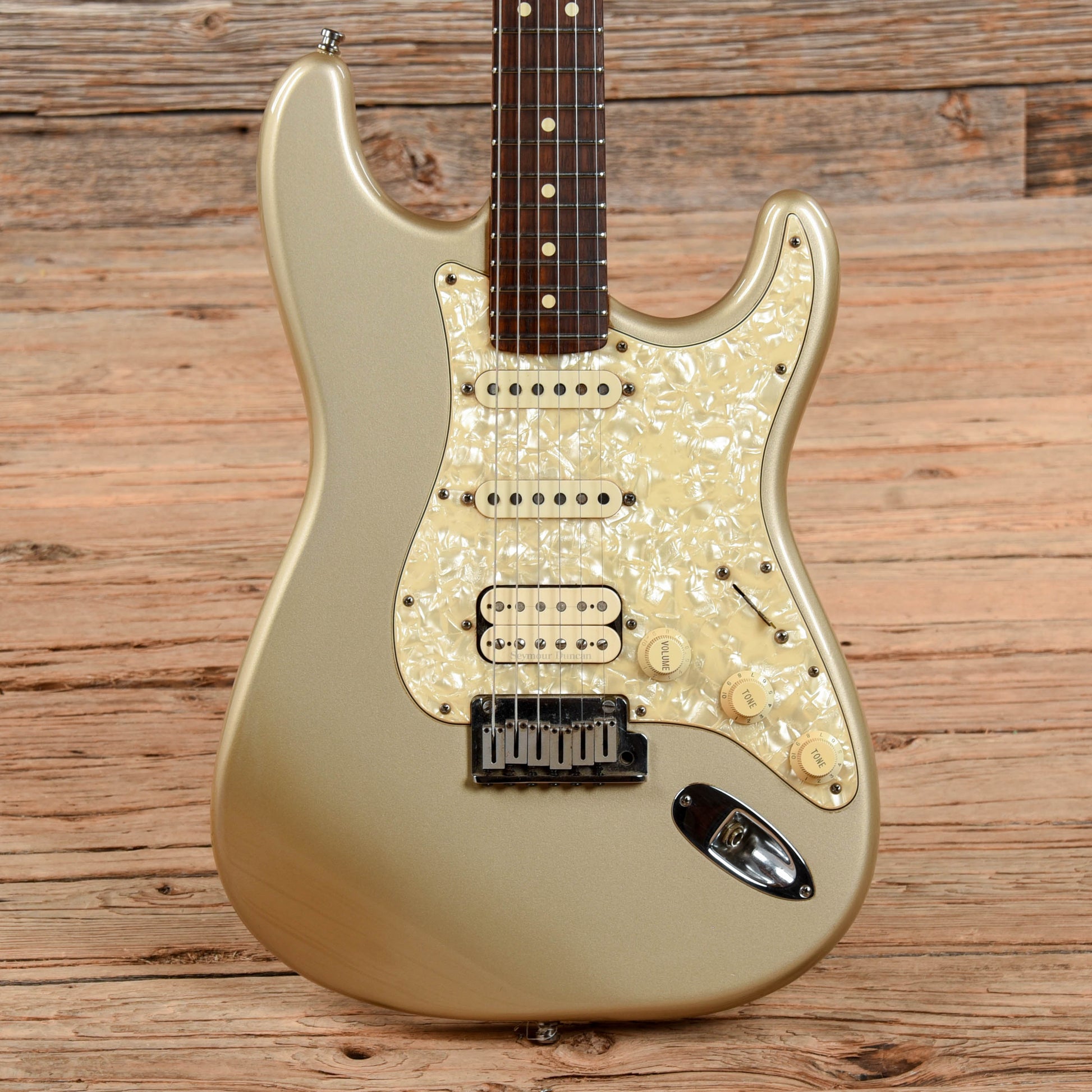 Fender Lonestar Stratocaster Gold 1997 Electric Guitars / Solid Body