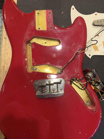 Fender Musicmaster Dakota Red 1965 Electric Guitars / Solid Body