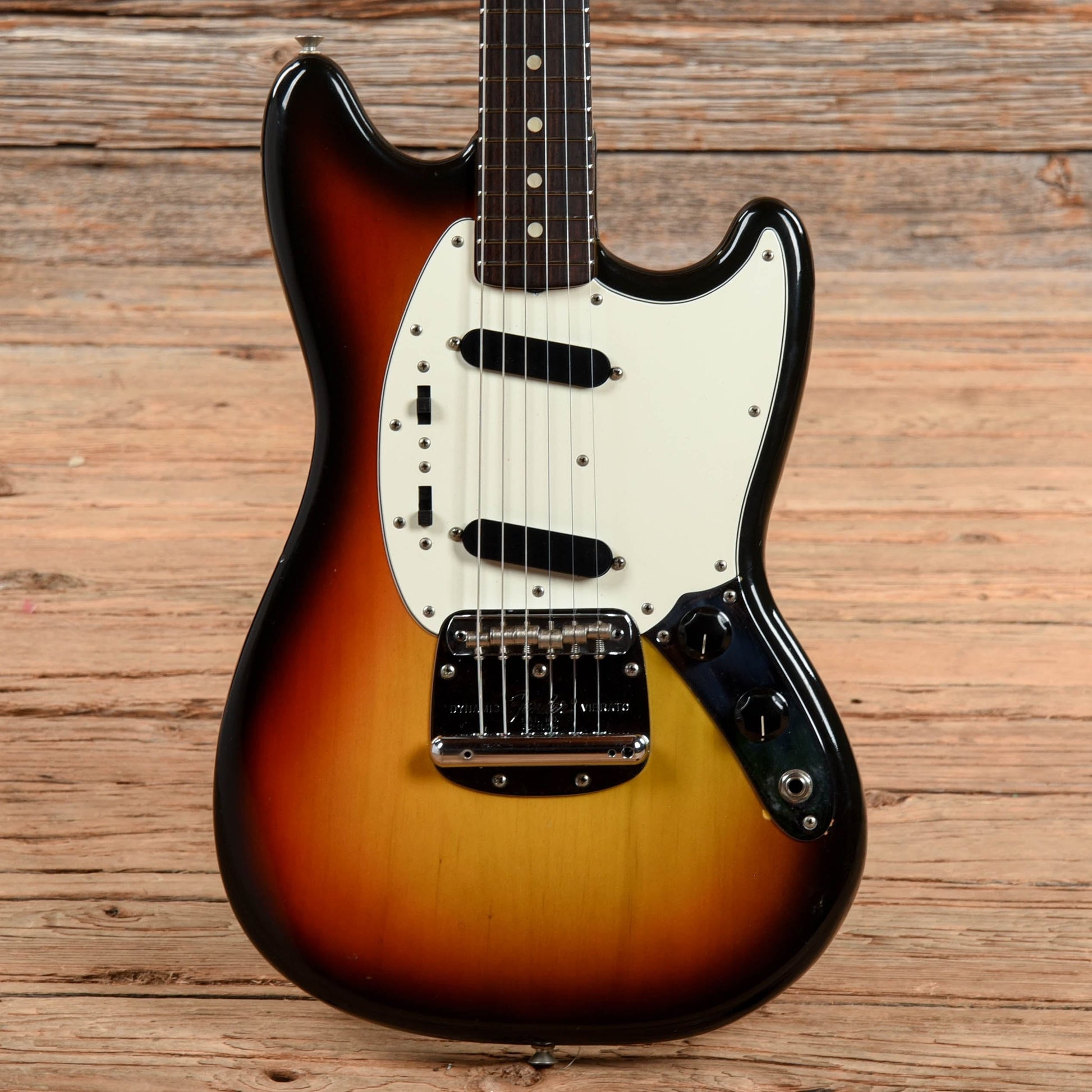 Fender Mustang Sunburst 1975 Electric Guitars / Solid Body