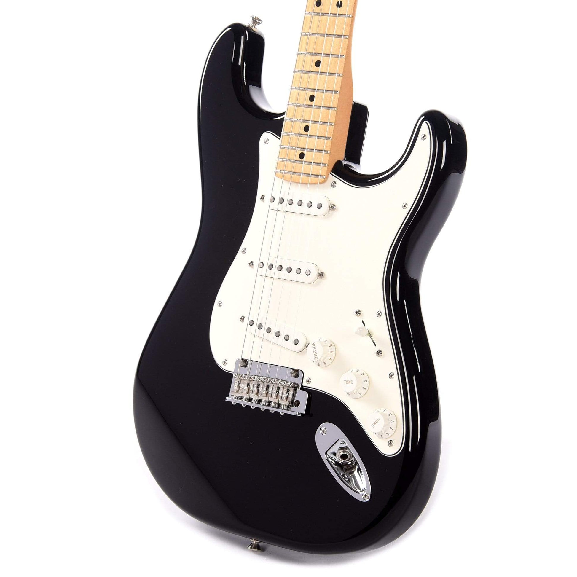 Fender Player Stratocaster Black Electric Guitars / Solid Body