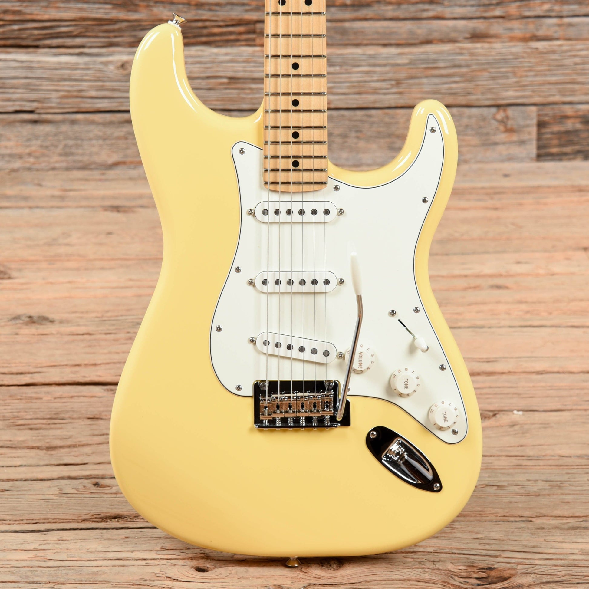 Fender Player Stratocaster Buttercream Electric Guitars / Solid Body