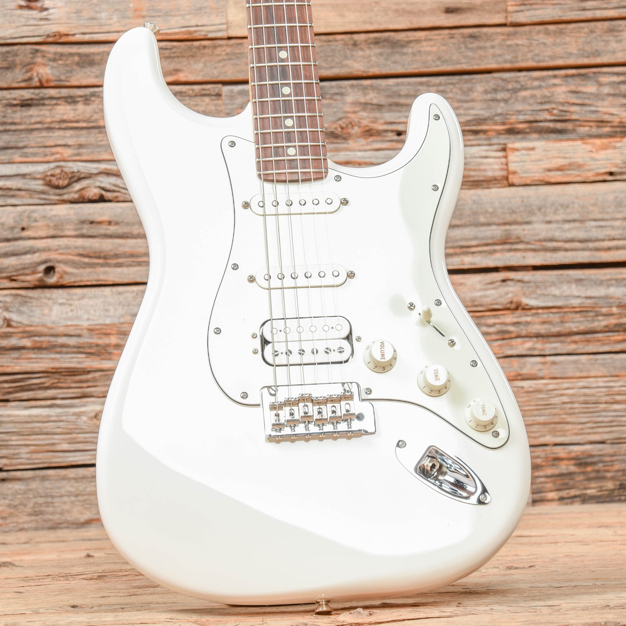 Fender Player Stratocaster HSS Polar White 2020 – Chicago Music Exchange