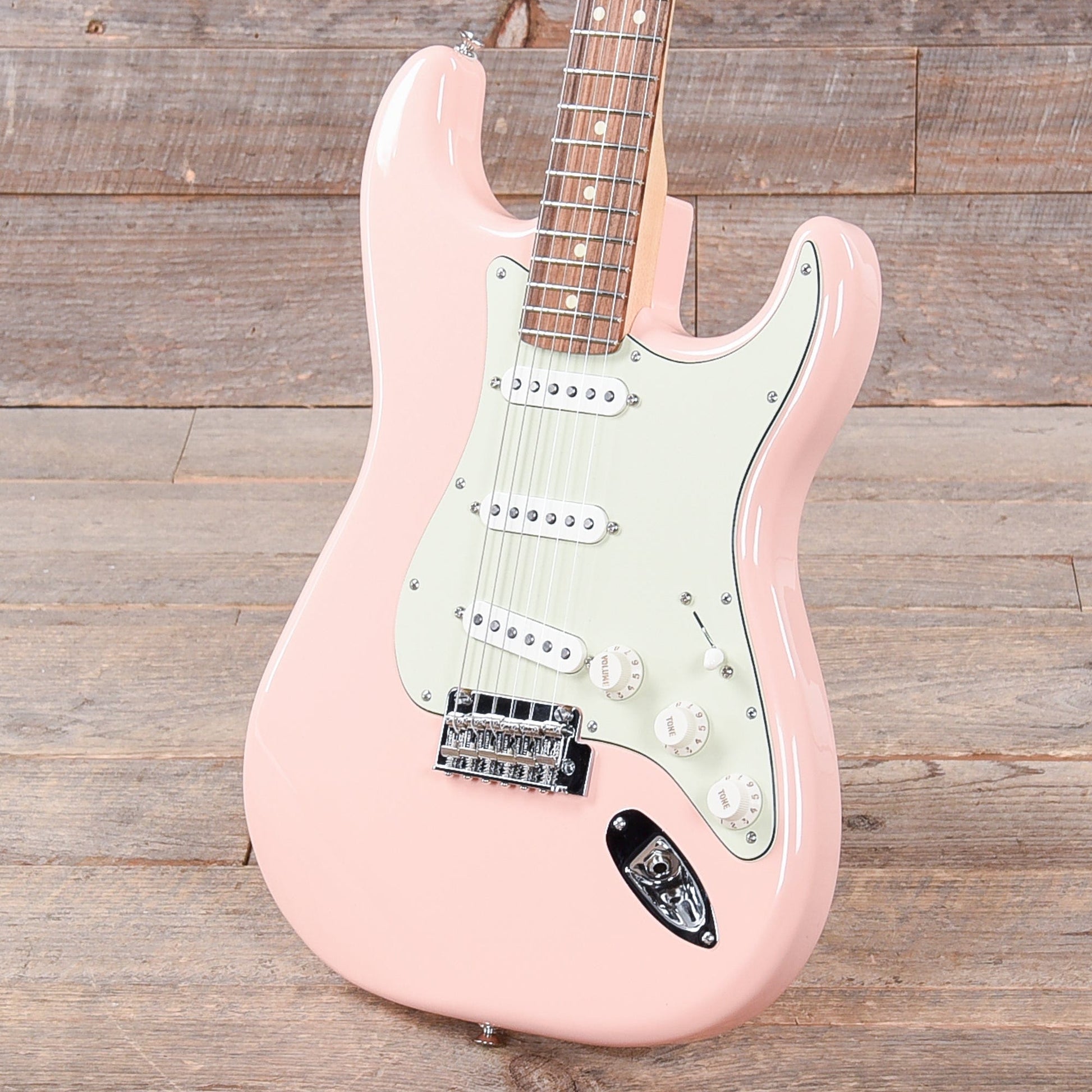 Fender Player Stratocaster Shell Pink w/3-Ply Mint Pickguard Electric Guitars / Solid Body