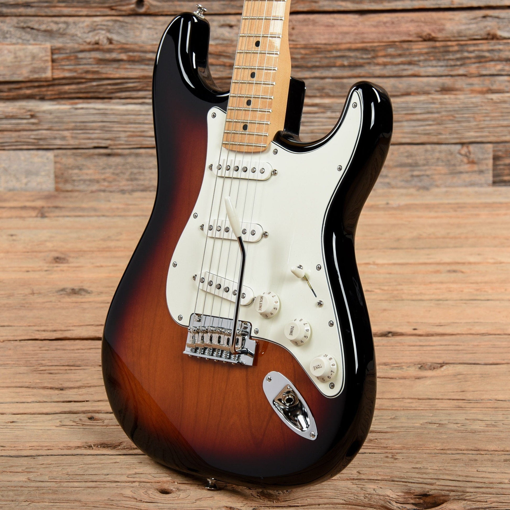 Fender Player Stratocaster Sunburst Electric Guitars / Solid Body