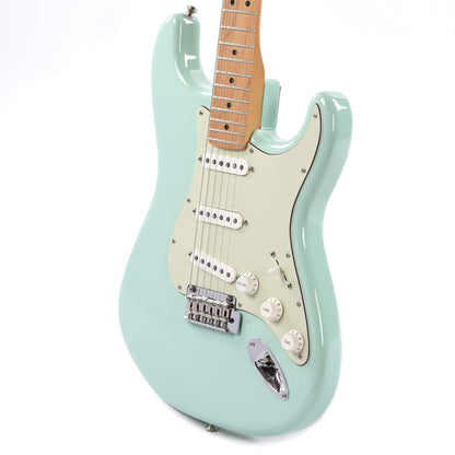 Fender Player Stratocaster Surf Green w/3-Ply Mint Pickguard Electric Guitars / Solid Body