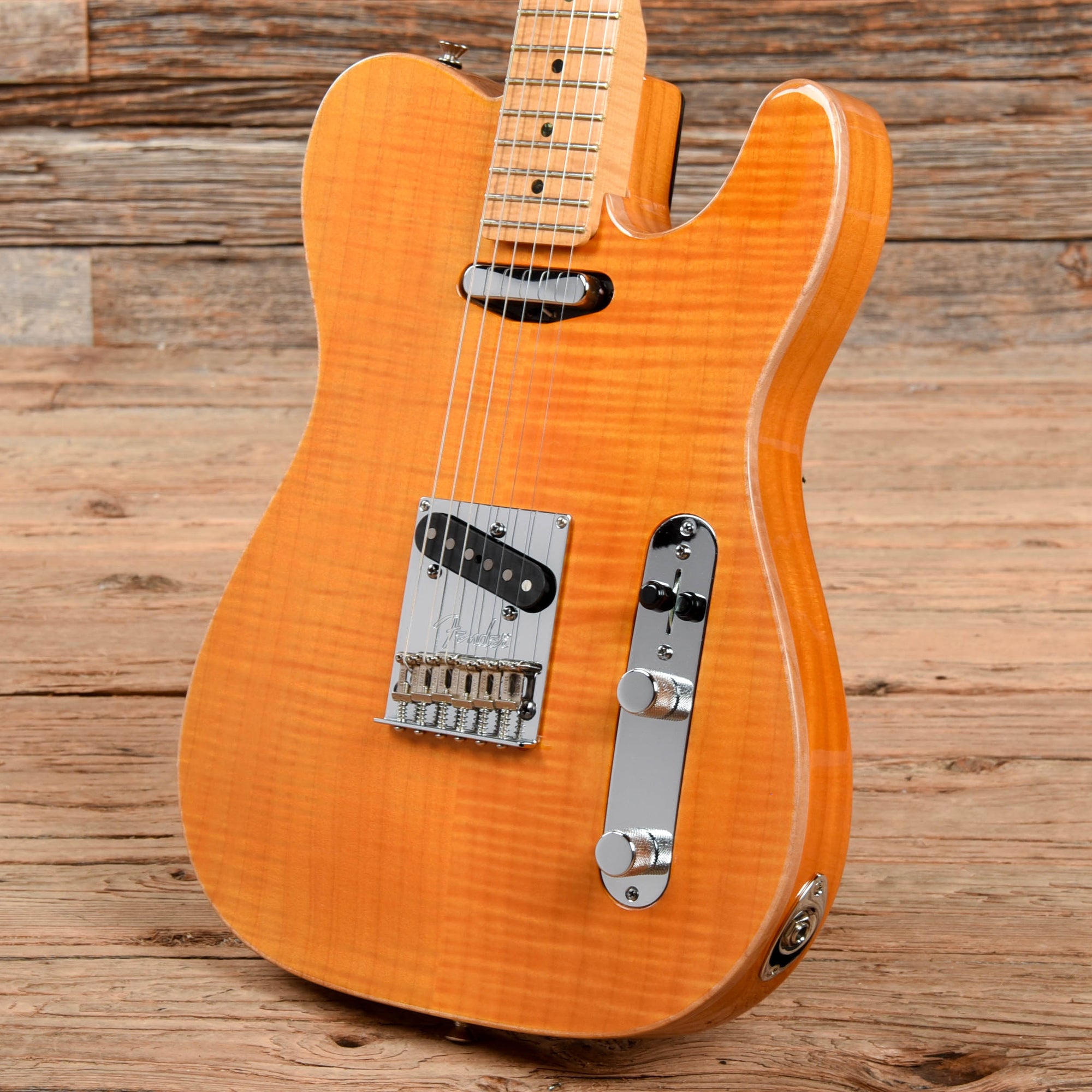 Fender Select Carved Maple Top Telecaster Amber 2012 – Chicago Music