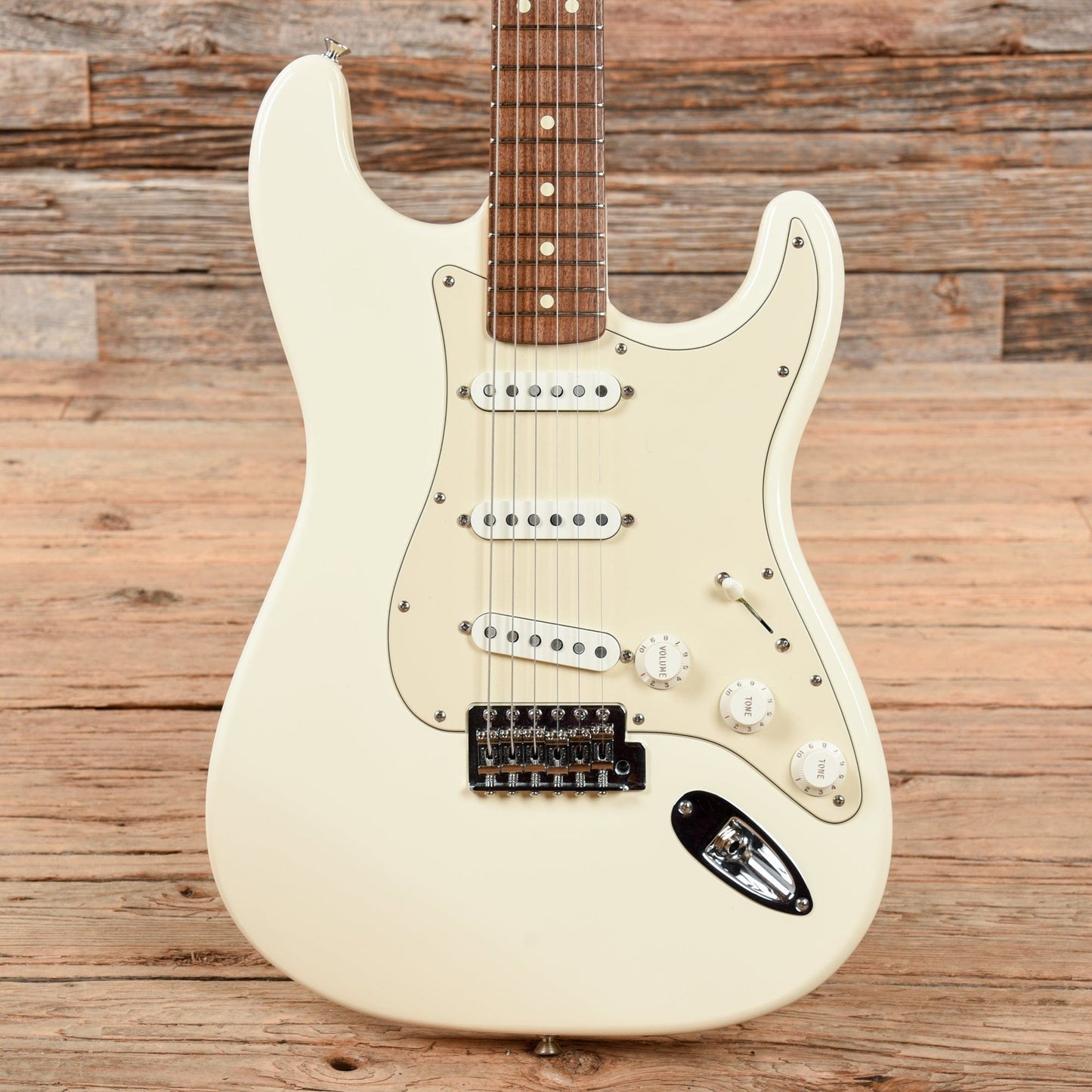 Fender Standard Stratocaster Arctic White 2003 Electric Guitars / Solid Body