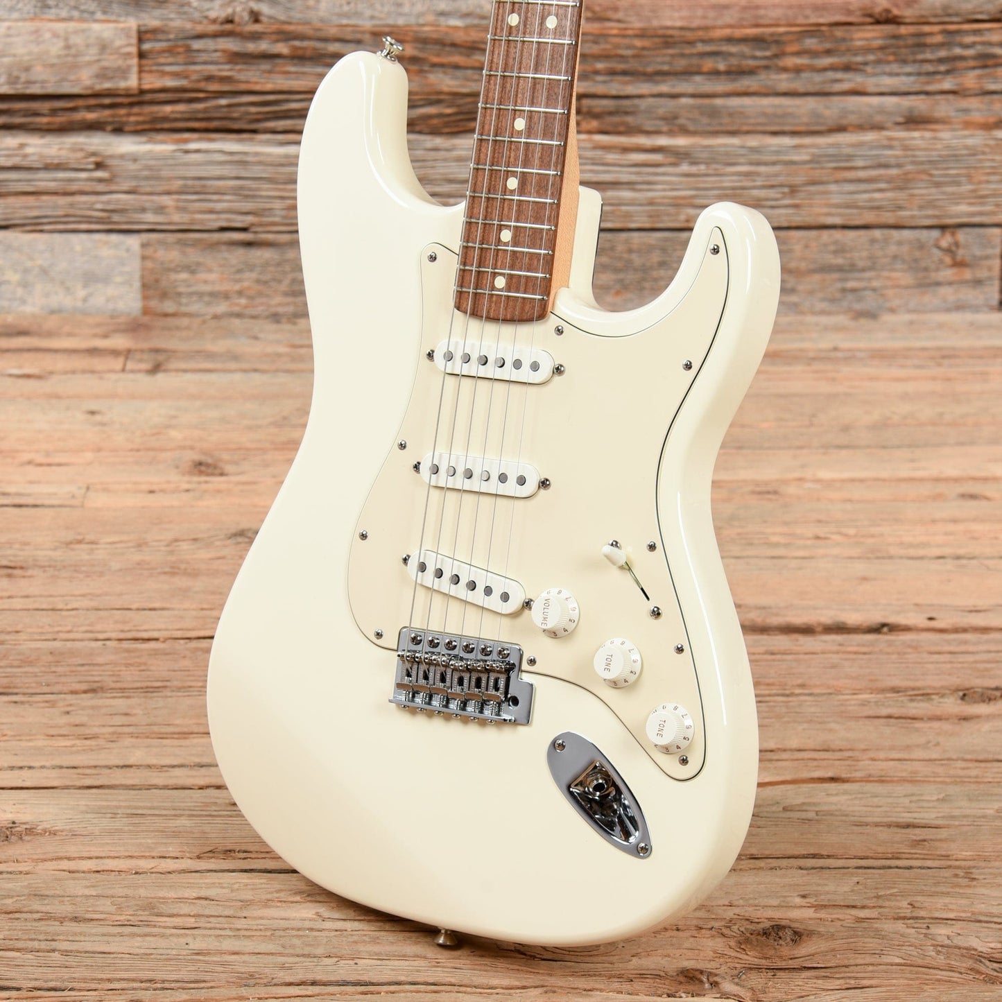 Fender Standard Stratocaster Arctic White 2003 Electric Guitars / Solid Body