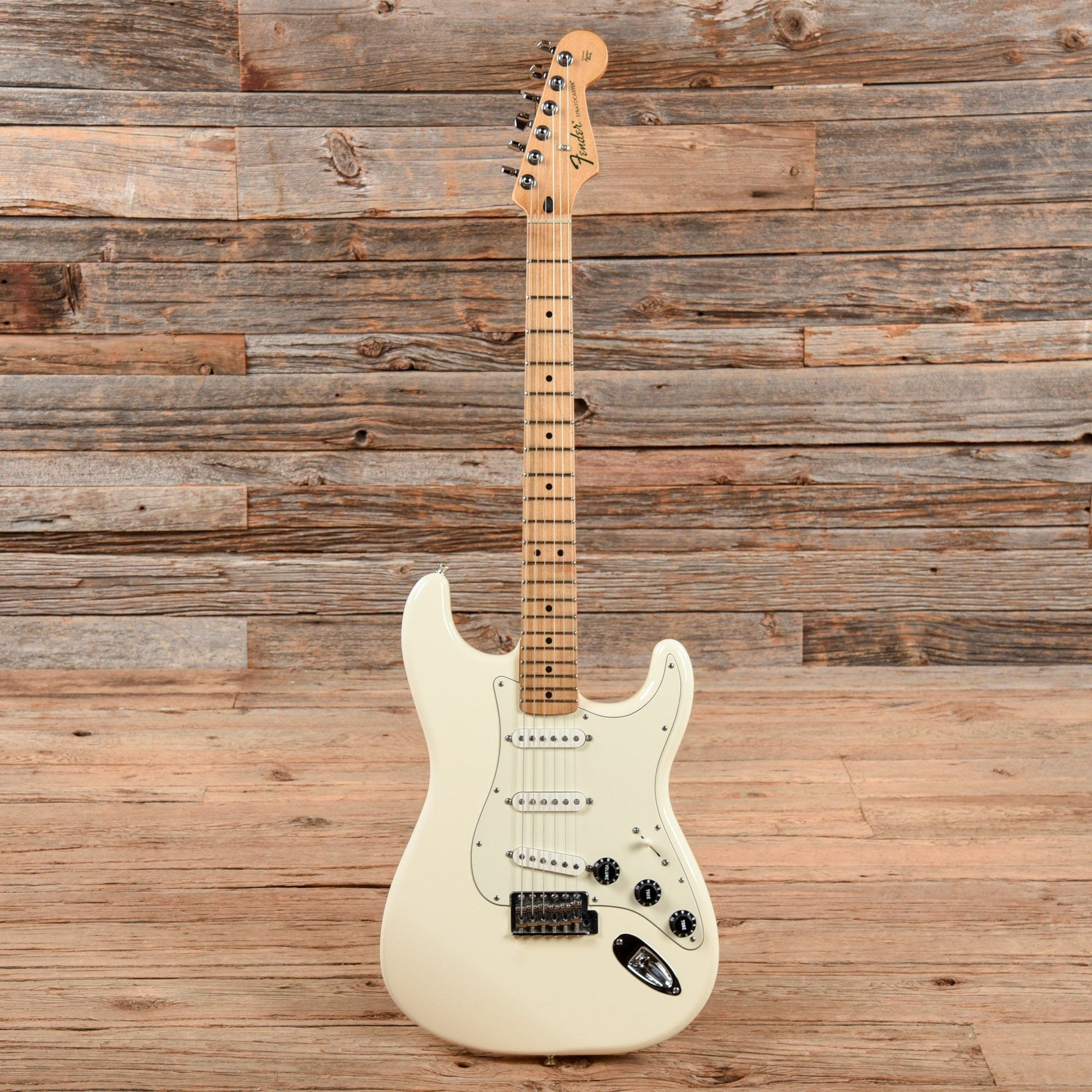 Fender Standard Stratocaster Arctic White 2009 Electric Guitars / Solid Body