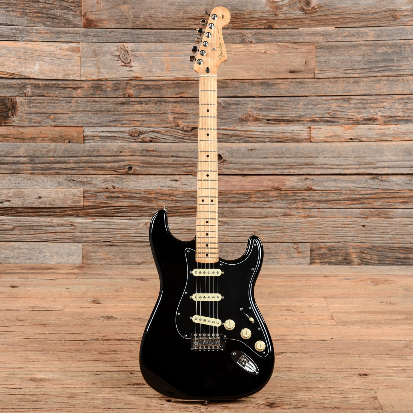 Fender Standard Stratocaster Black 2018 Electric Guitars / Solid Body