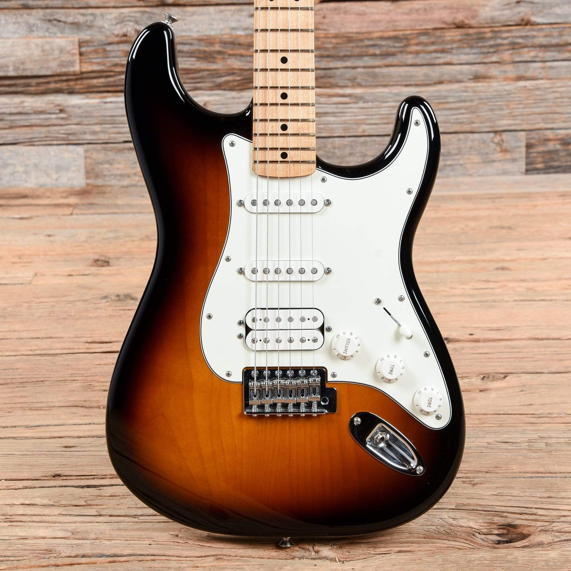 Fender Standard Stratocaster HSS Sunburst 2014 Electric Guitars / Solid Body