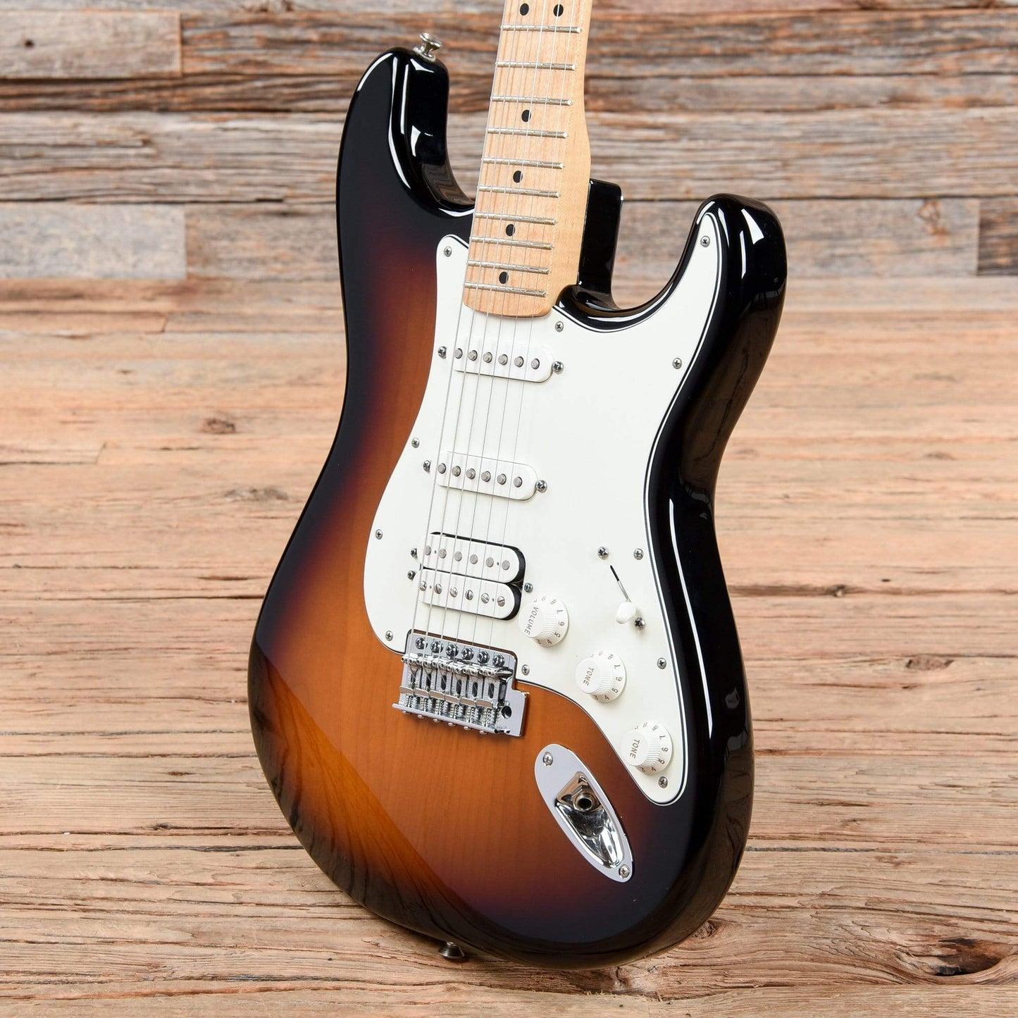 Fender Standard Stratocaster HSS Sunburst 2014 Electric Guitars / Solid Body