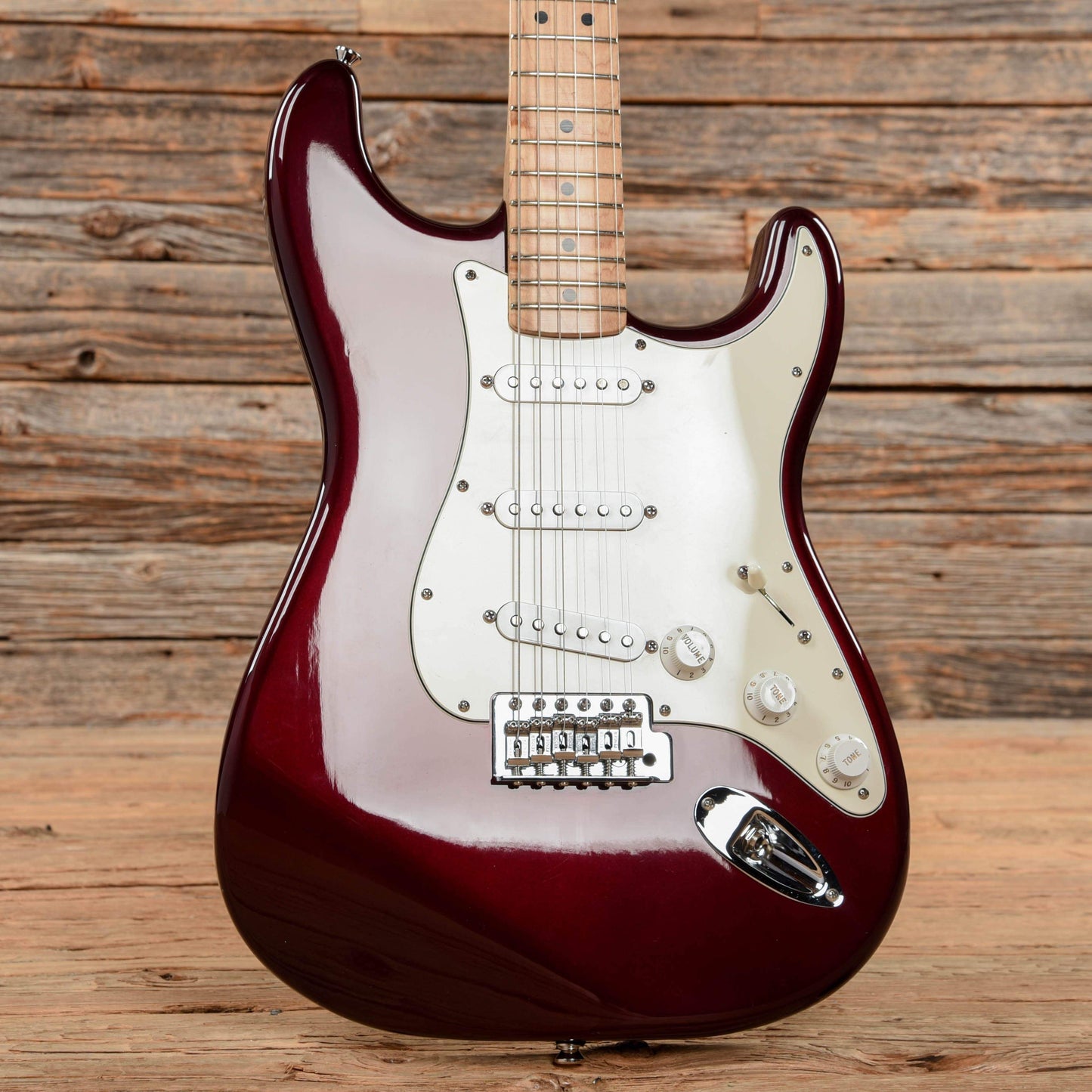 Fender Standard Stratocaster Midnight Wine 2002 Electric Guitars / Solid Body