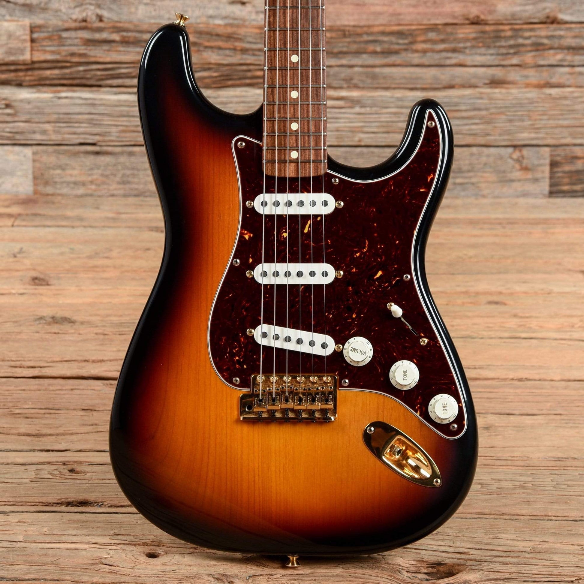 Fender Stevie Ray Vaughan Stratocaster Sunburst 1996 Electric Guitars / Solid Body