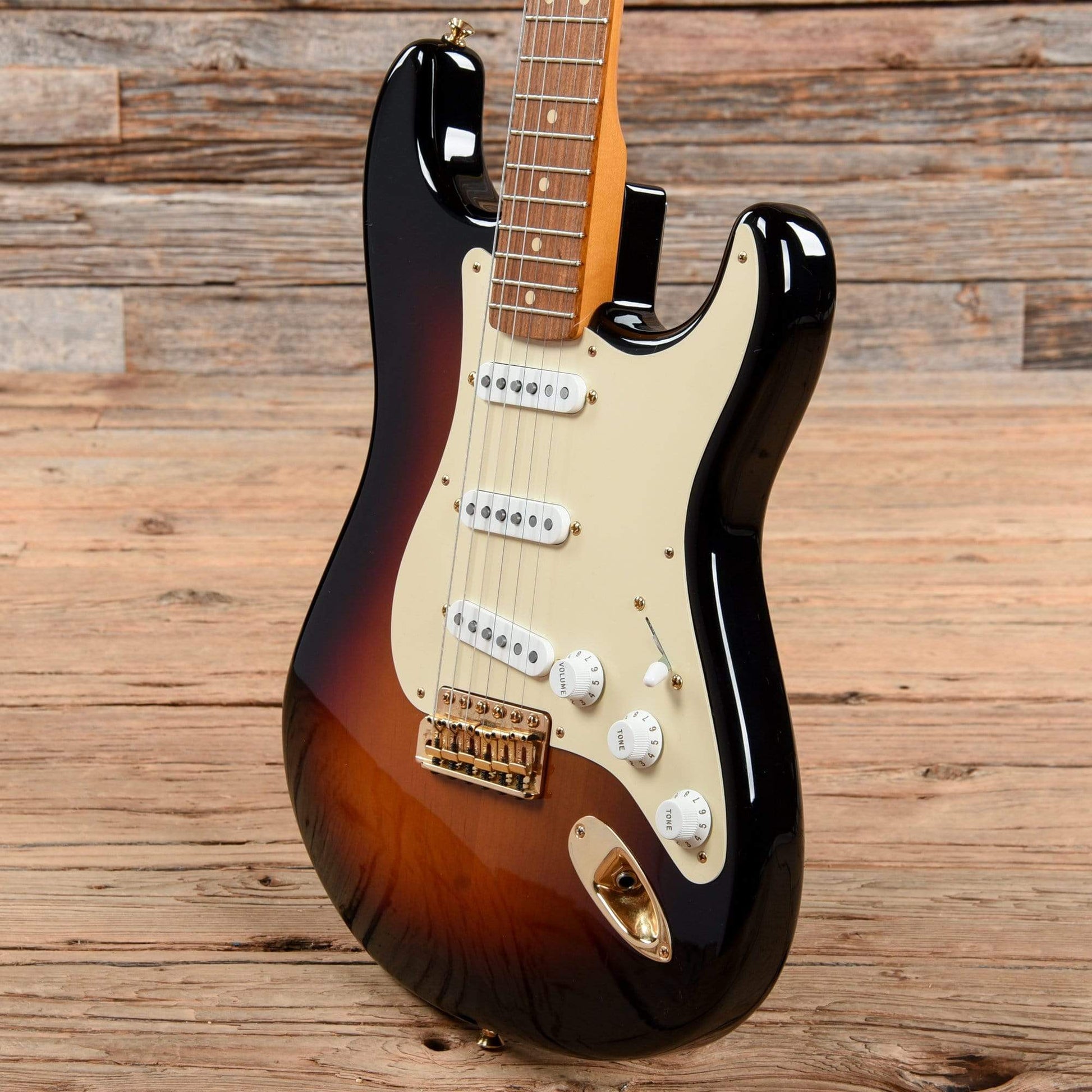 Fender Stevie Ray Vaughan Stratocaster Sunburst 2014 Electric Guitars / Solid Body