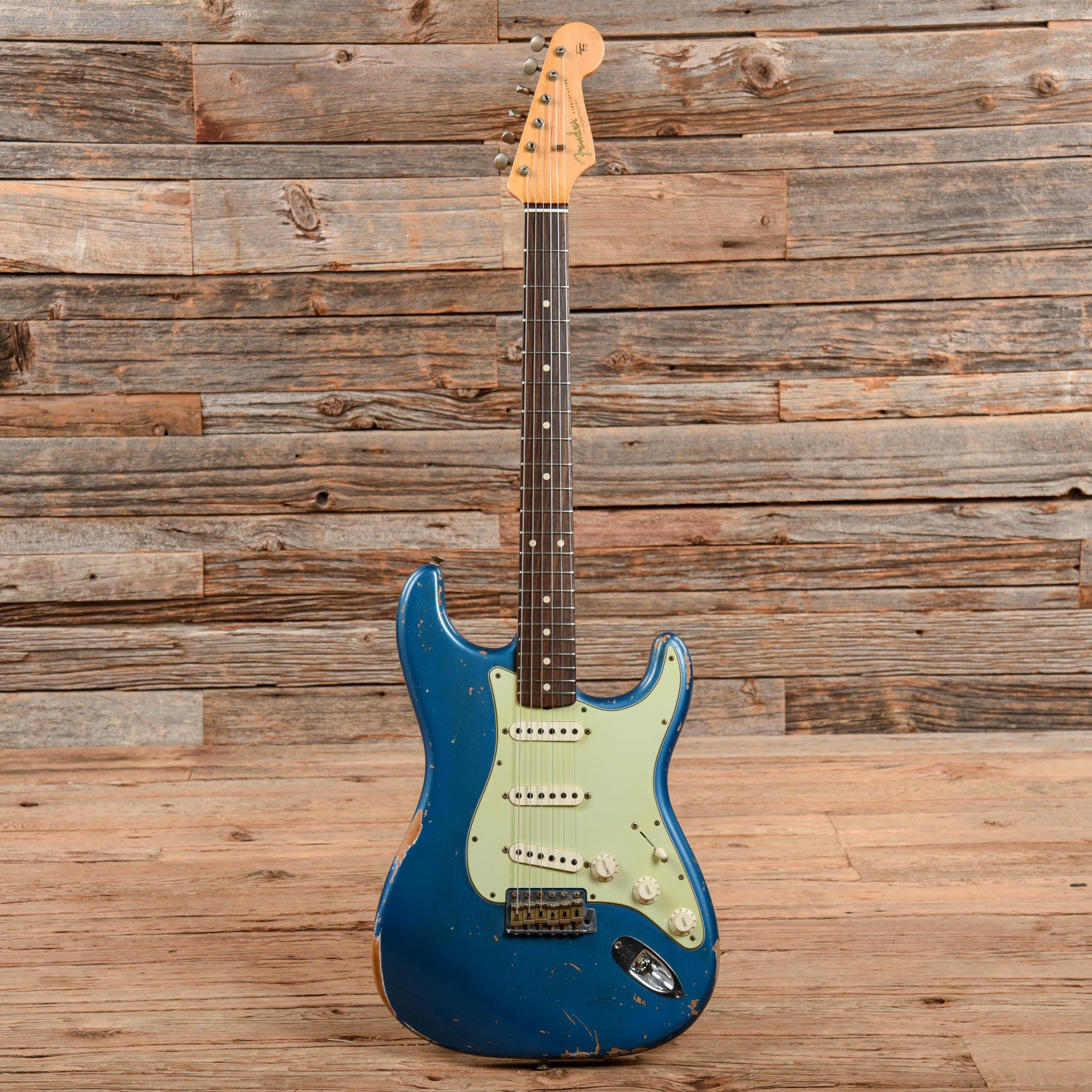 Fender Stratocaster '62 Relic Lake Placid Blue 2012 Electric Guitars / Solid Body