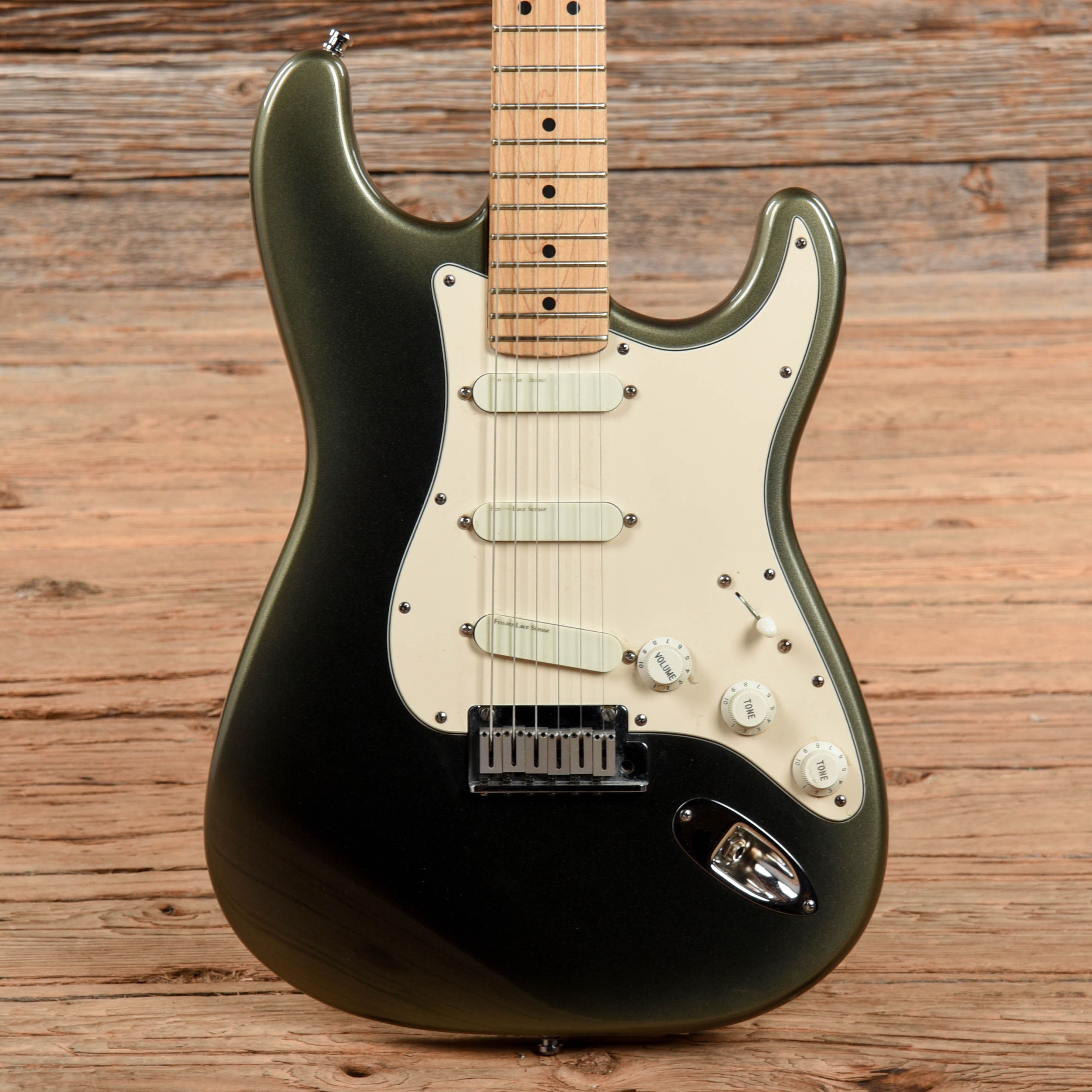 Fender Stratocaster Plus Deluxe Black Pearl Burst 1989 – Chicago Music  Exchange