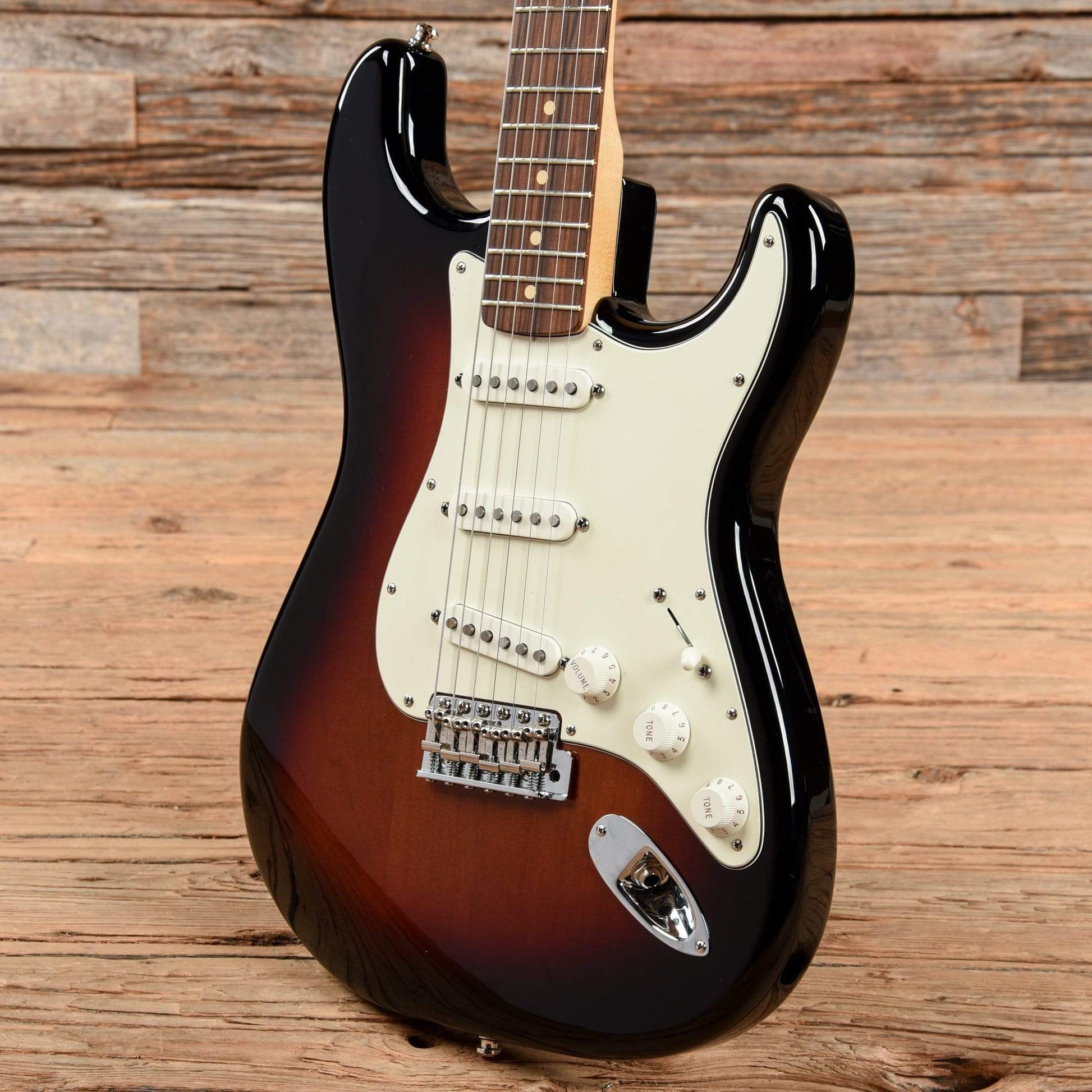 Fender Stratocaster Sunburst 2020 Electric Guitars / Solid Body