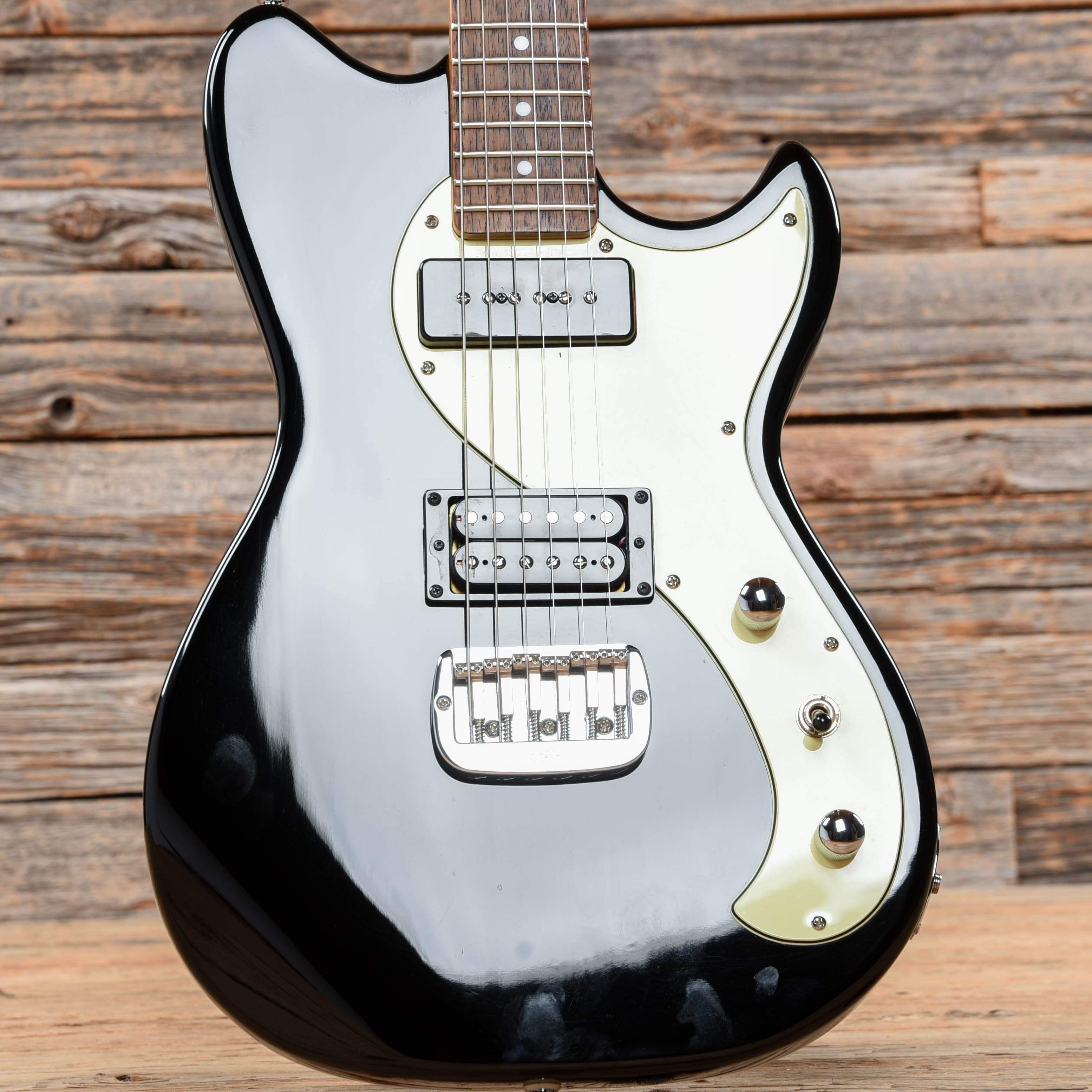 G&L Tribute Series Fallout Black 2016 – Chicago Music Exchange