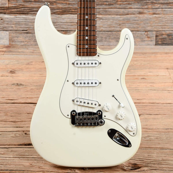 G&L USA Legacy White 1997 – Chicago Music Exchange