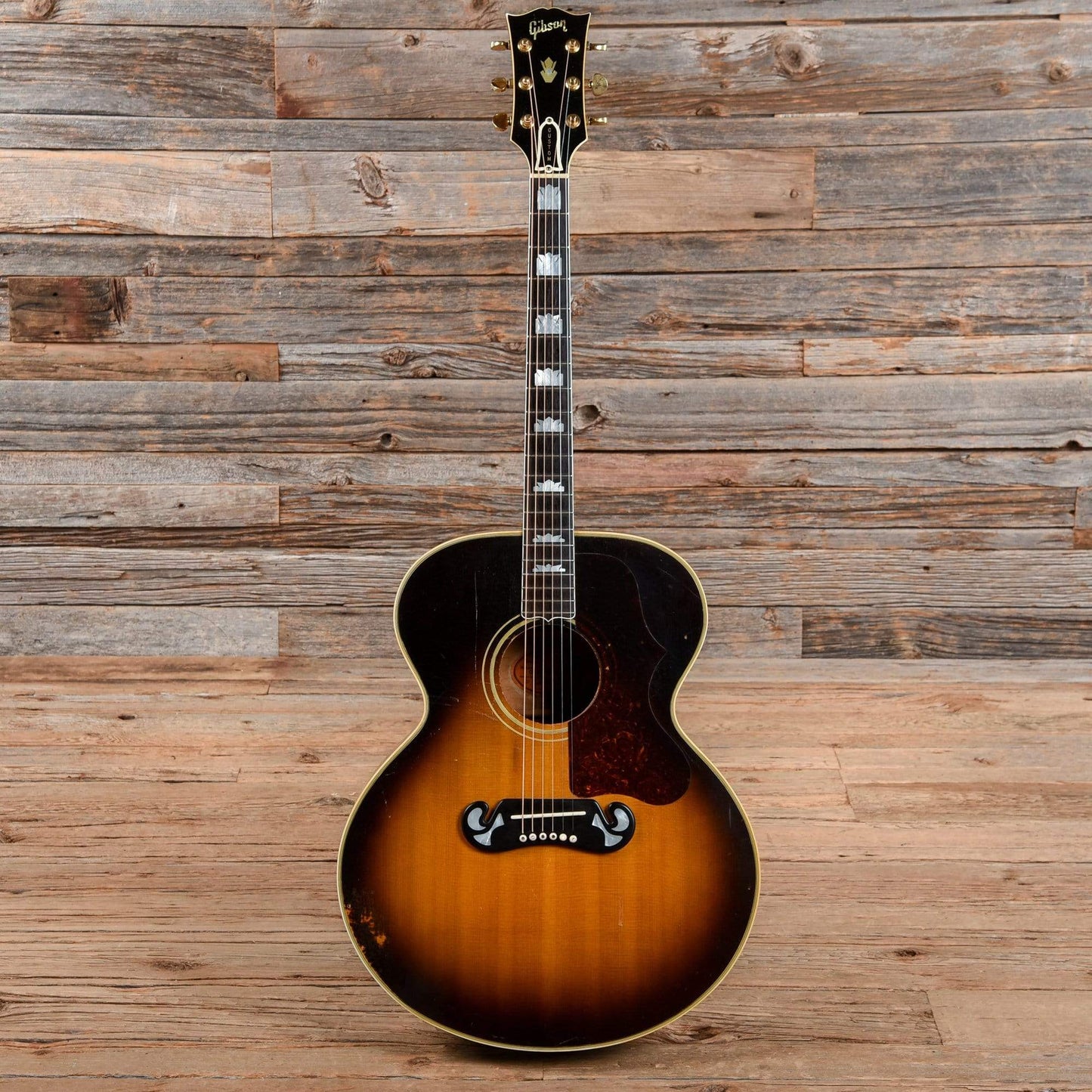 Gibson J-200 Sunburst 1967 Acoustic Guitars / Built-in Electronics,Acoustic Guitars / Jumbo