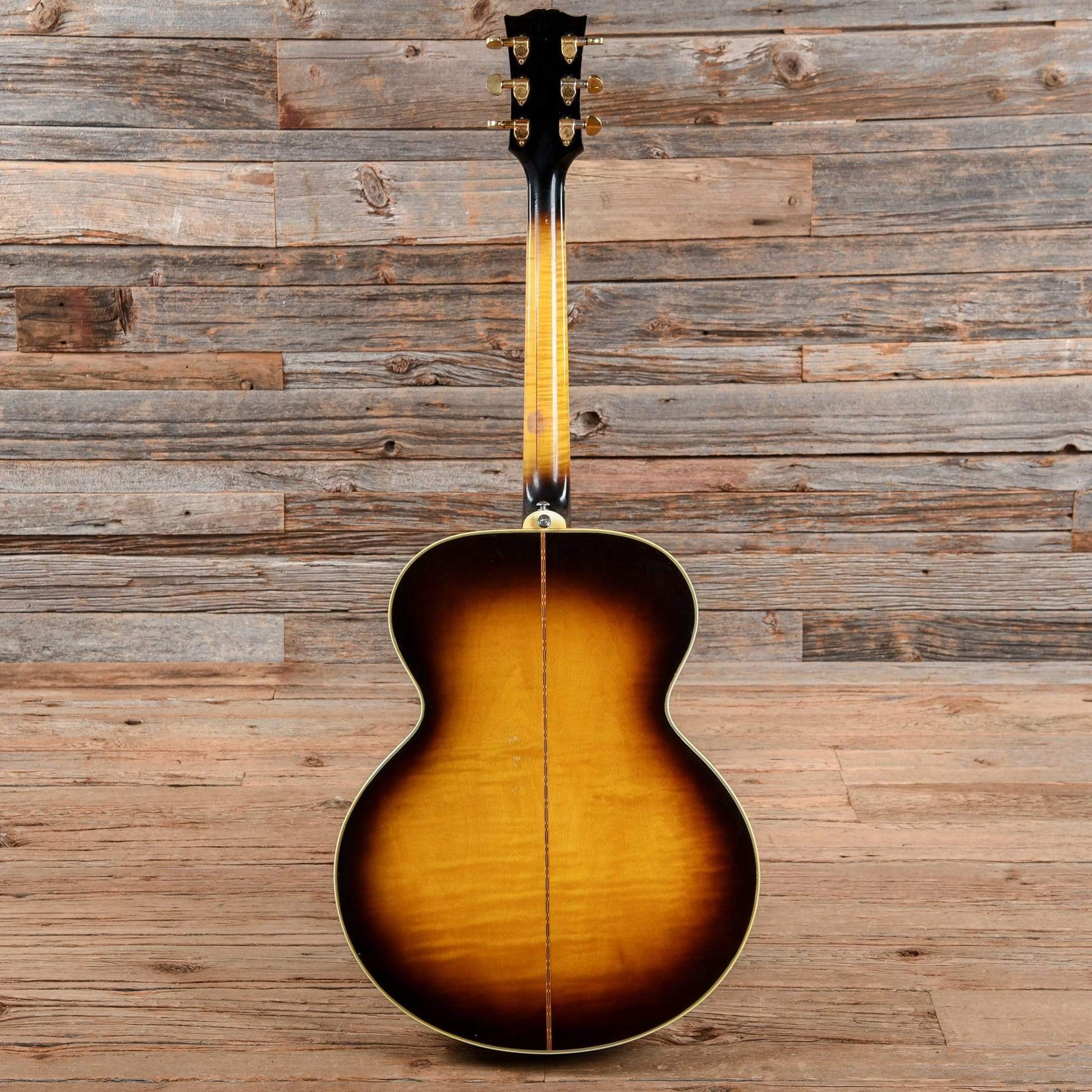 Gibson J-200 Sunburst 1967 Acoustic Guitars / Built-in Electronics,Acoustic Guitars / Jumbo