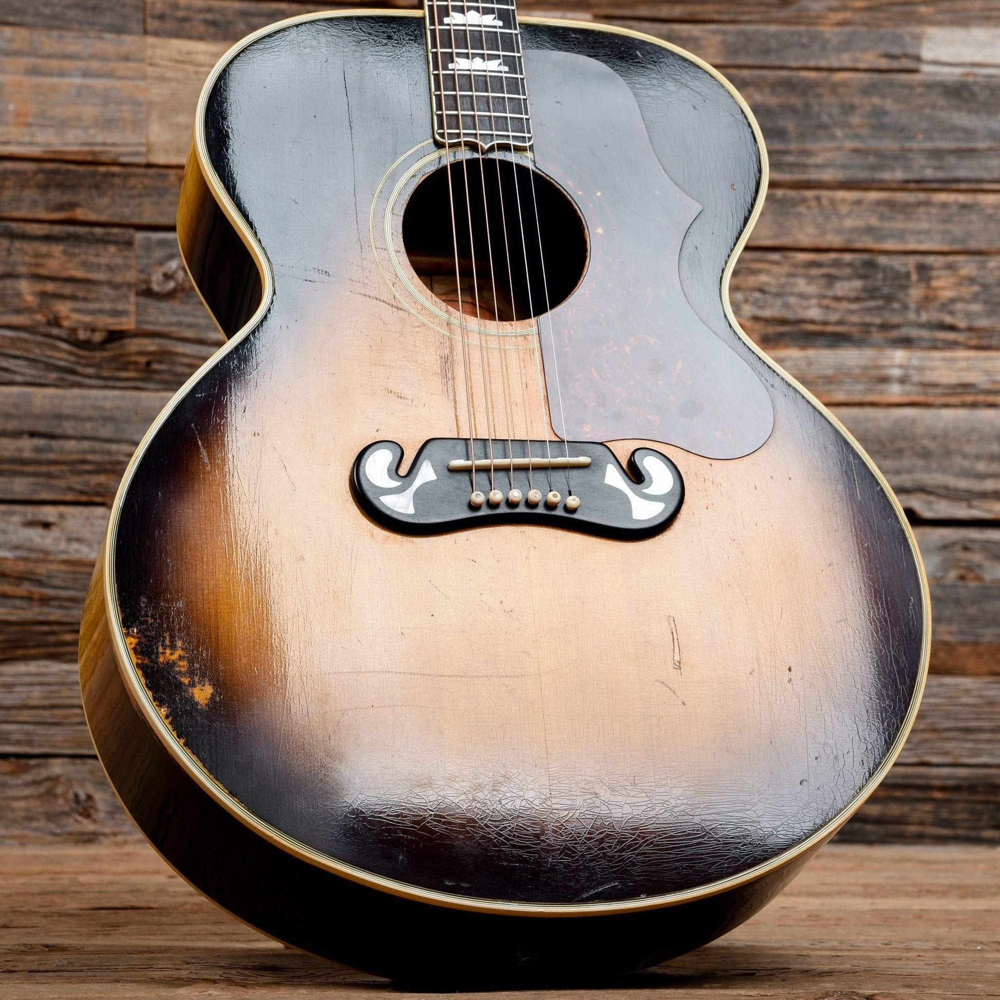 Gibson J-200 Sunburst 1967 Acoustic Guitars / Built-in Electronics,Acoustic Guitars / Jumbo