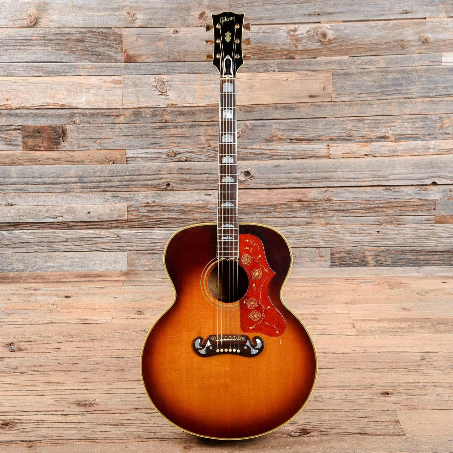 Gibson J-200 Sunburst 1967 Acoustic Guitars / Jumbo