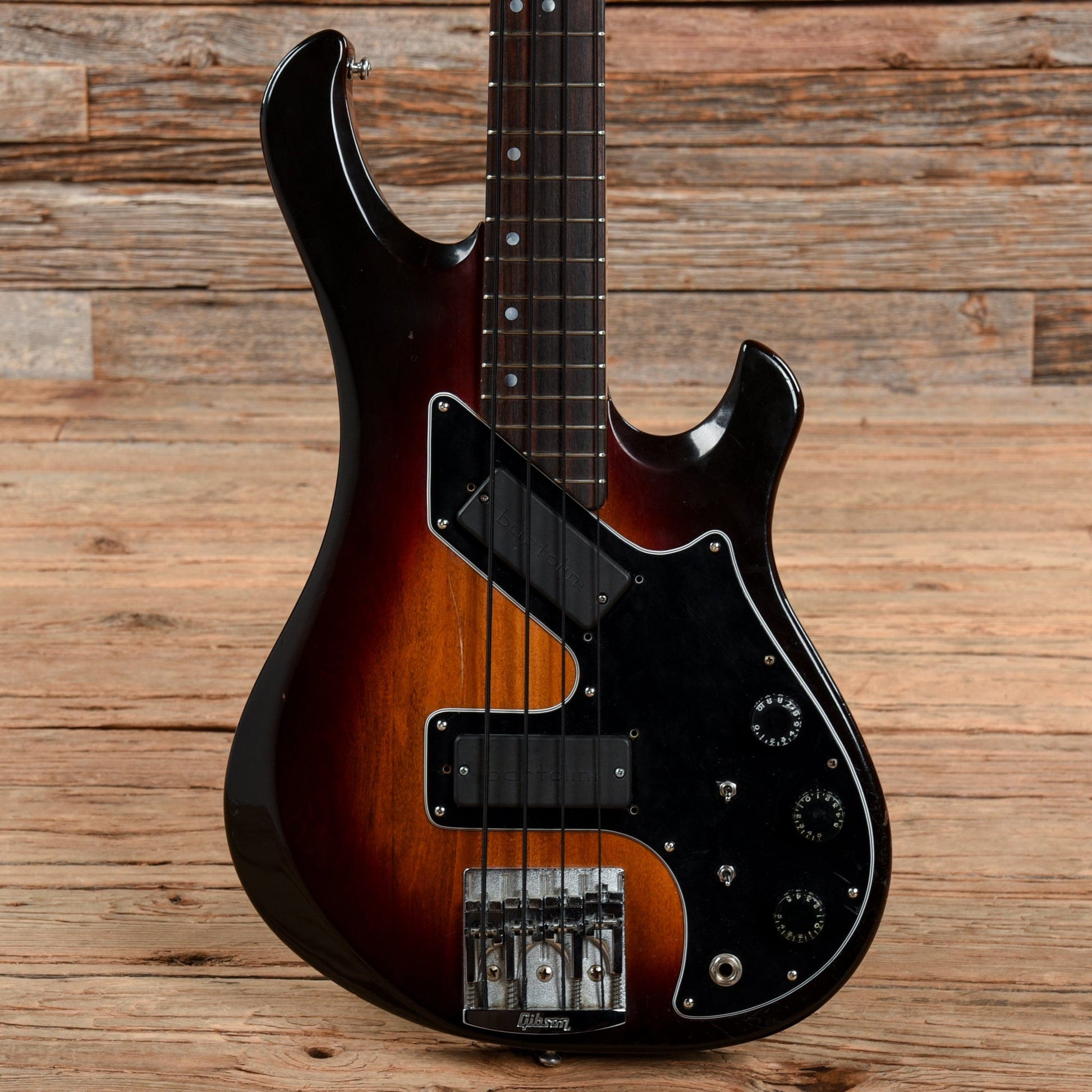 Gibson Victory Bass Sunburst 1982 Bass Guitars / 4-String