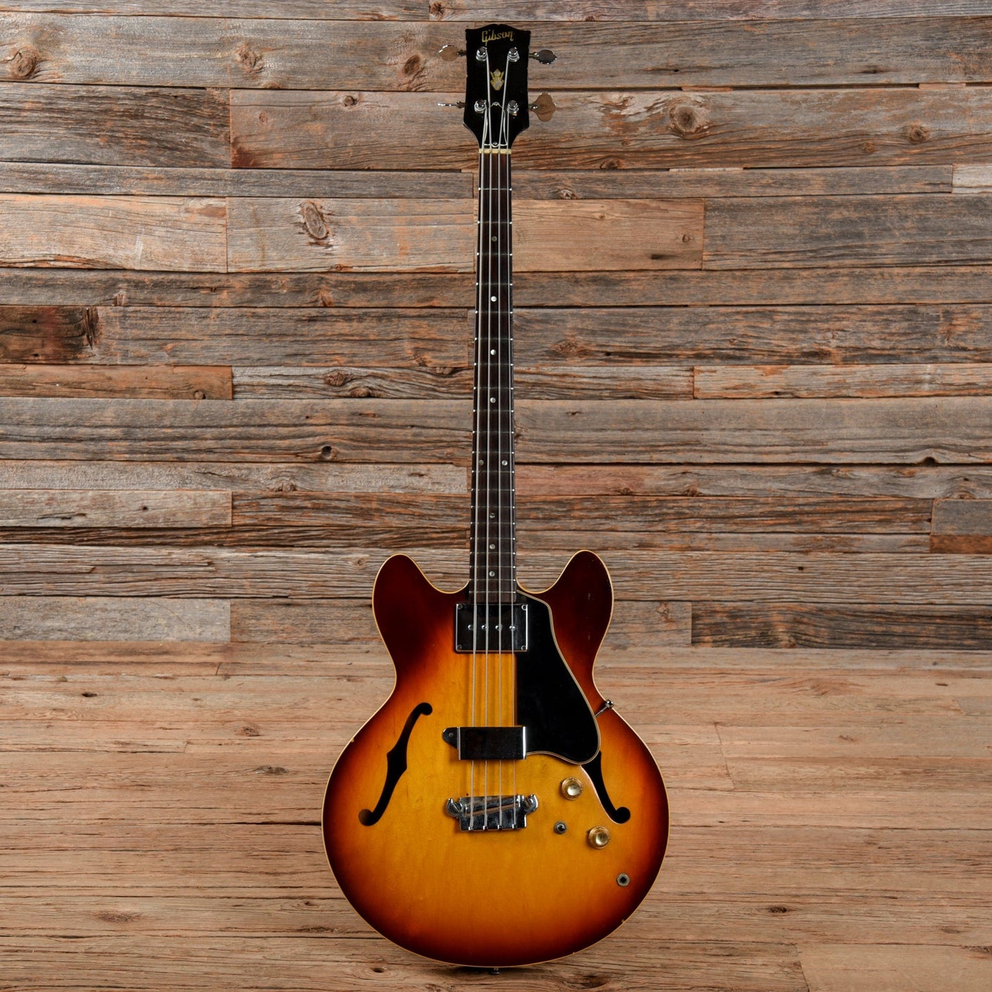 Gibson EB-2 Sunburst 1967 Bass Guitars / Short Scale