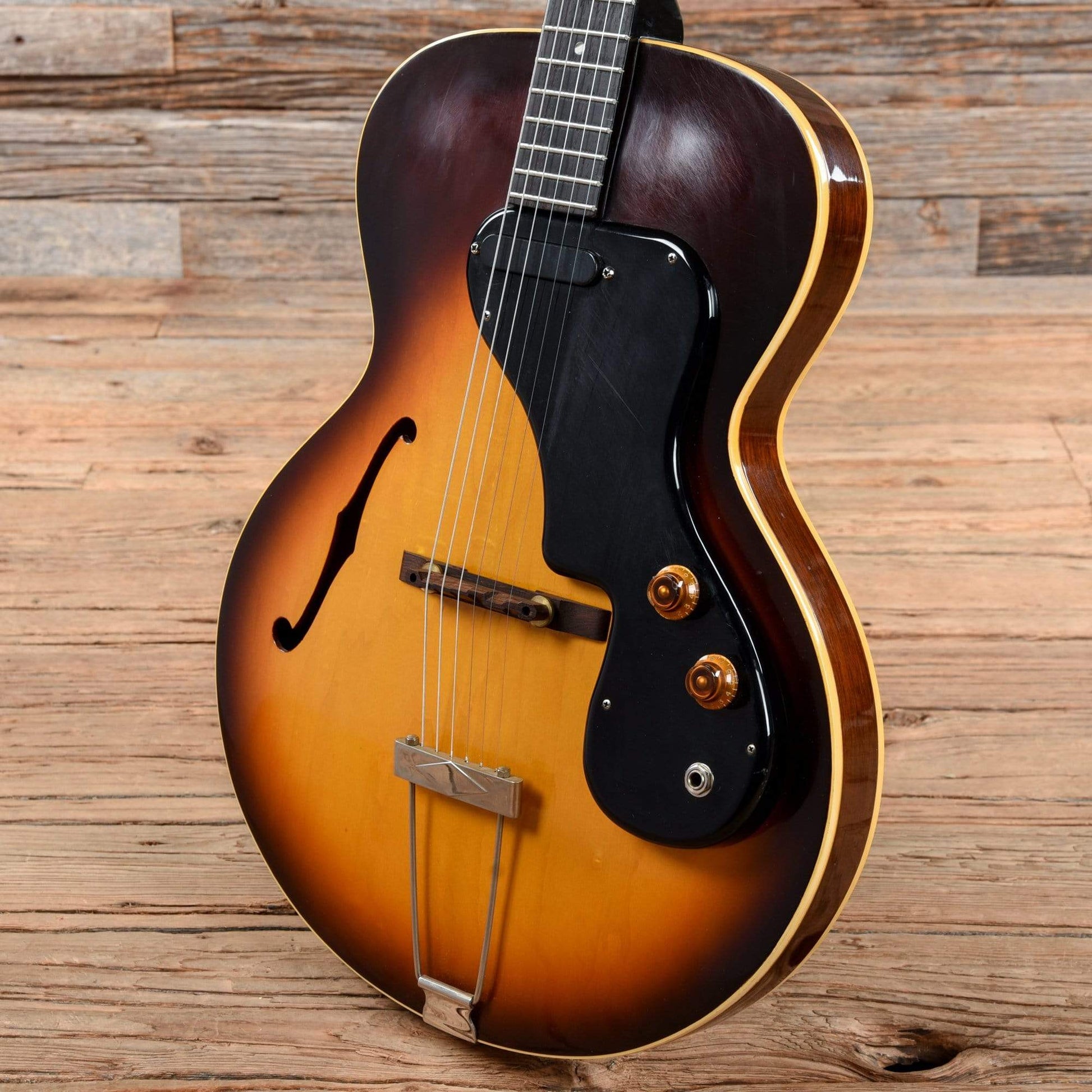 Gibson ES-120T Sunburst 1965 Electric Guitars / Hollow Body