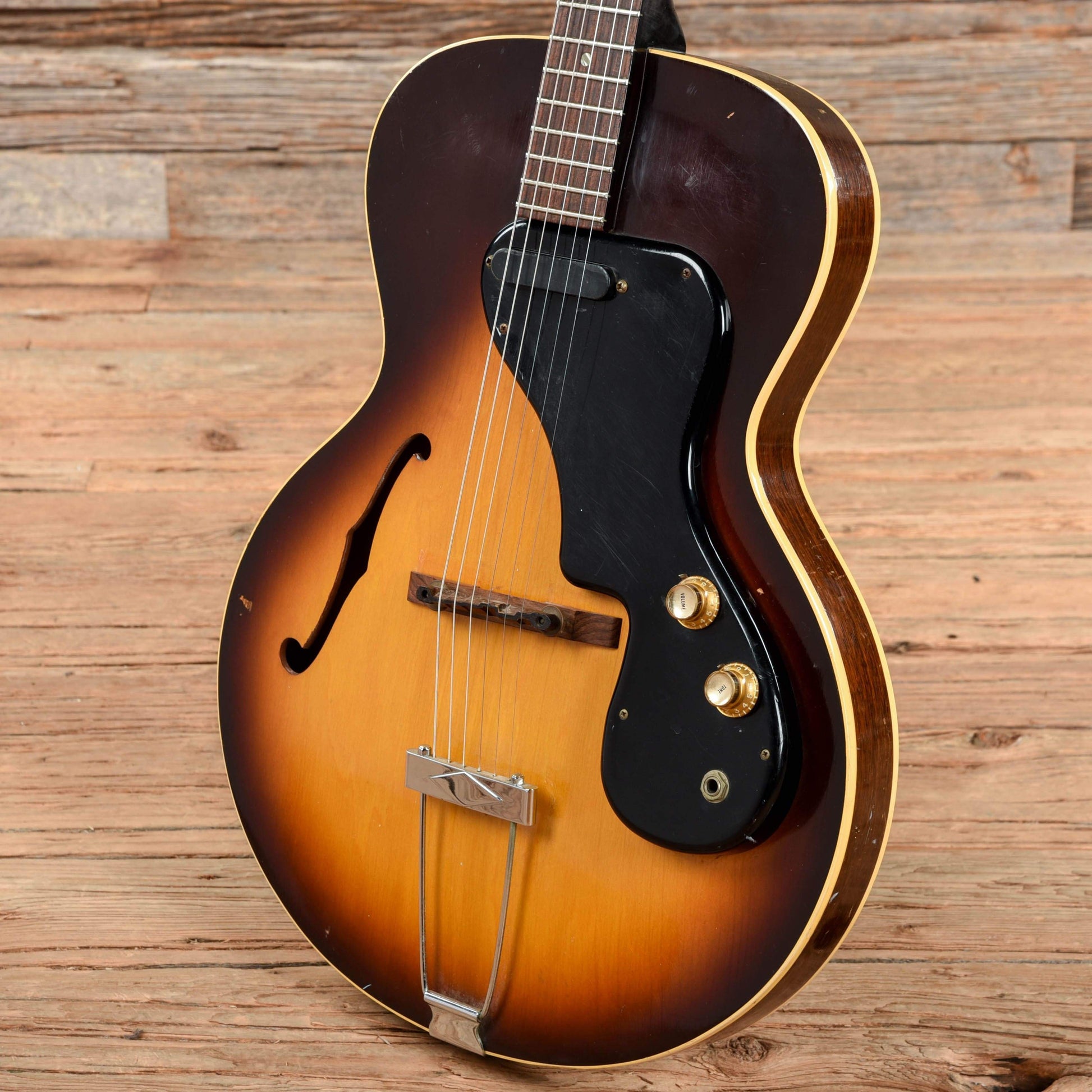 Gibson ES-120T Sunburst 1966 Electric Guitars / Hollow Body