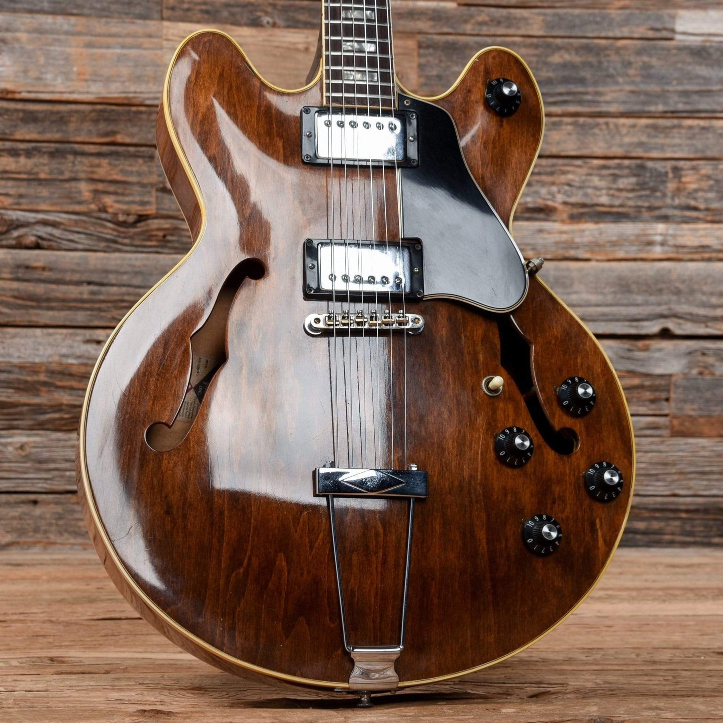 Gibson ES-150D Walnut 1970s Electric Guitars / Hollow Body