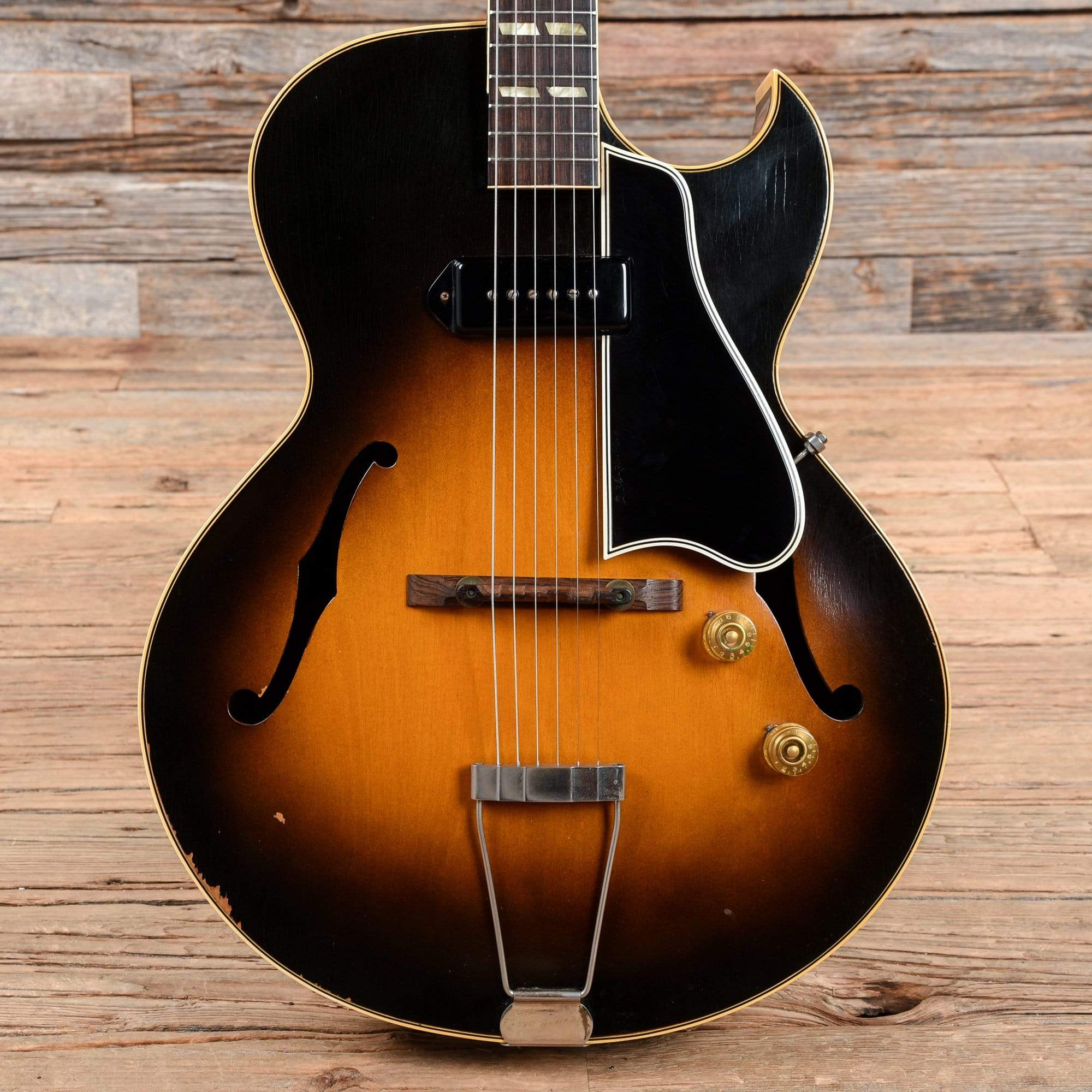 Gibson ES-175 Sunburst 1953 – Chicago Music Exchange