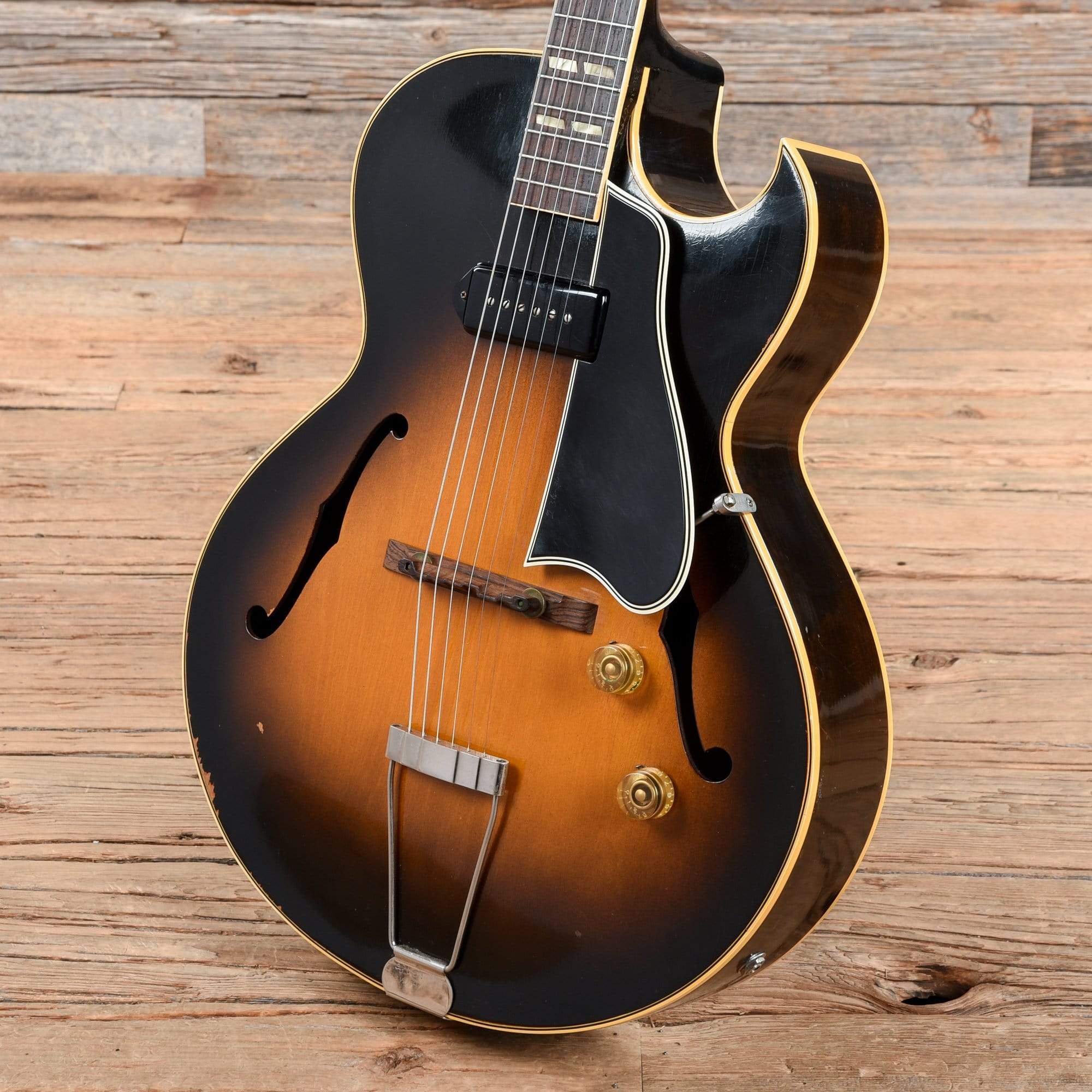 Gibson ES-175 Sunburst 1953 – Chicago Music Exchange