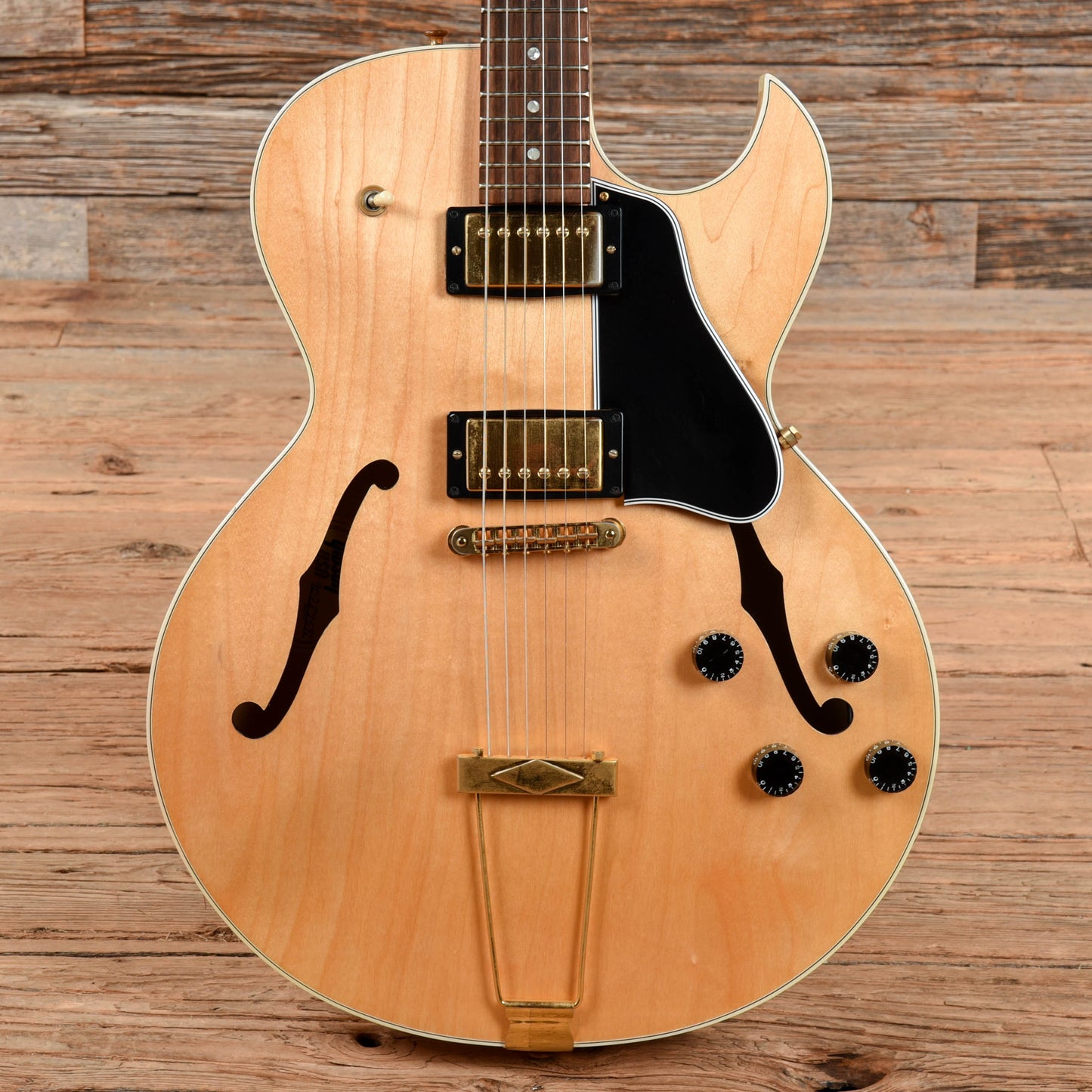 Gibson ES-135 Natural 1999 Electric Guitars / Semi-Hollow