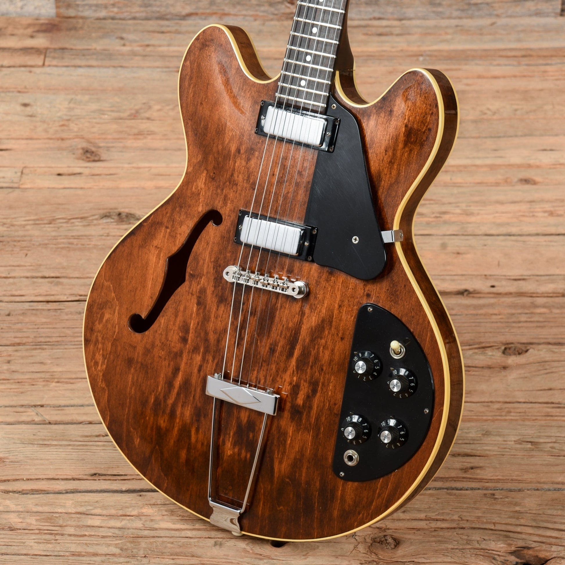 Gibson ES-325 Walnut 1975 Electric Guitars / Semi-Hollow