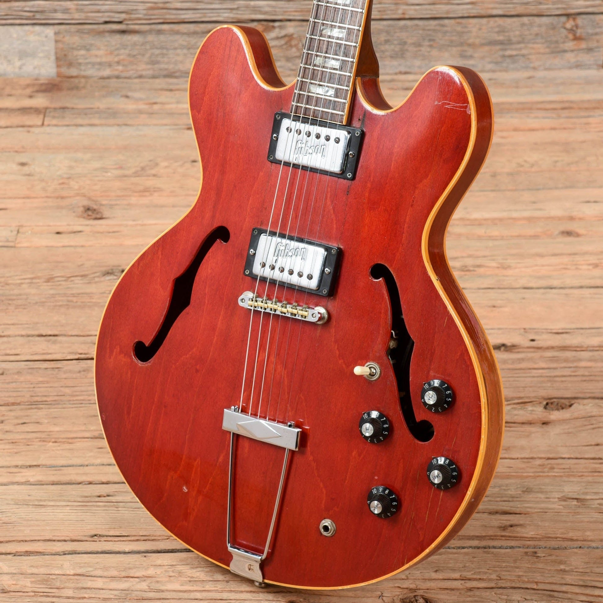 Gibson ES-335 Cherry 1973 Electric Guitars / Semi-Hollow